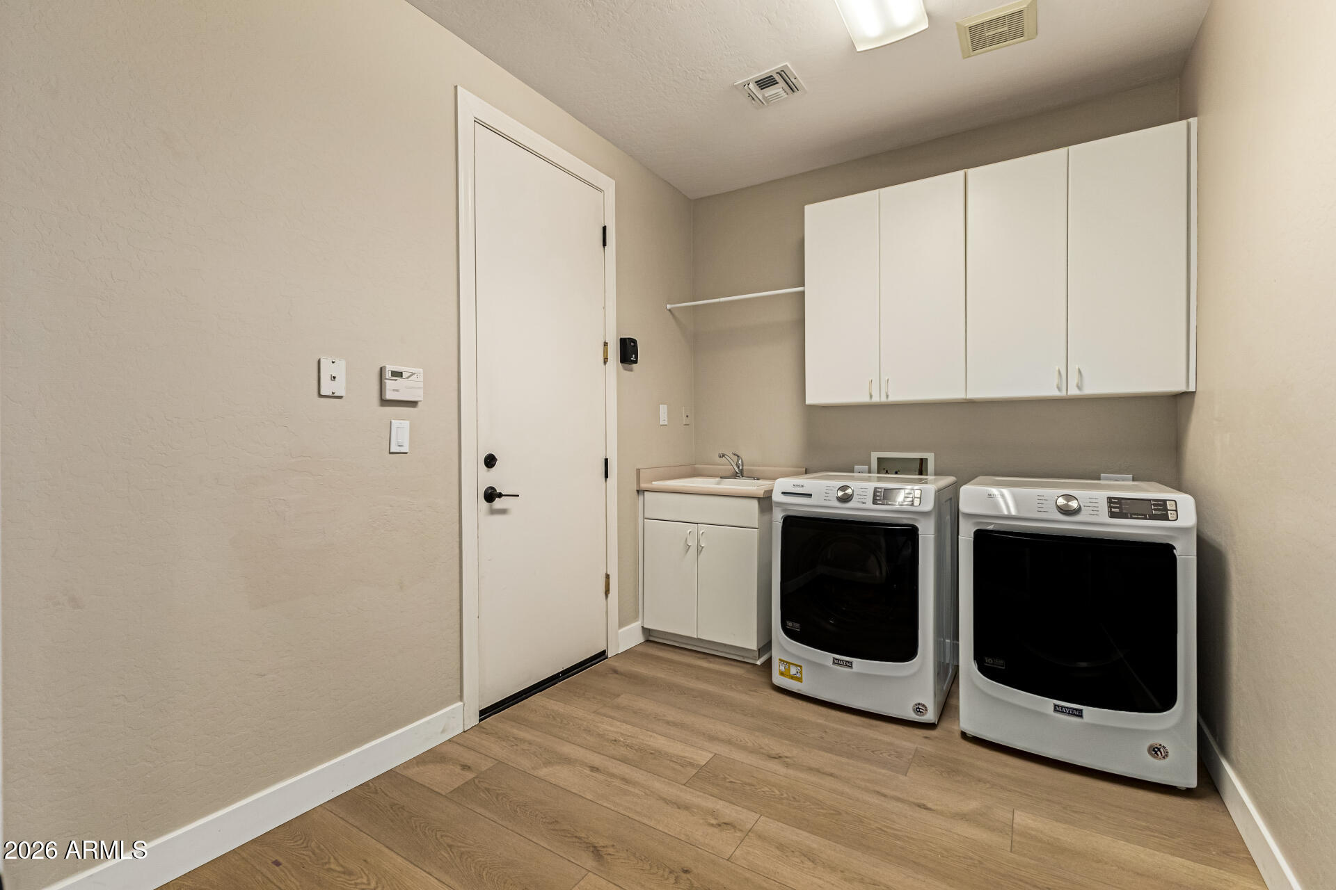 2302 W HAZELHURST Drive