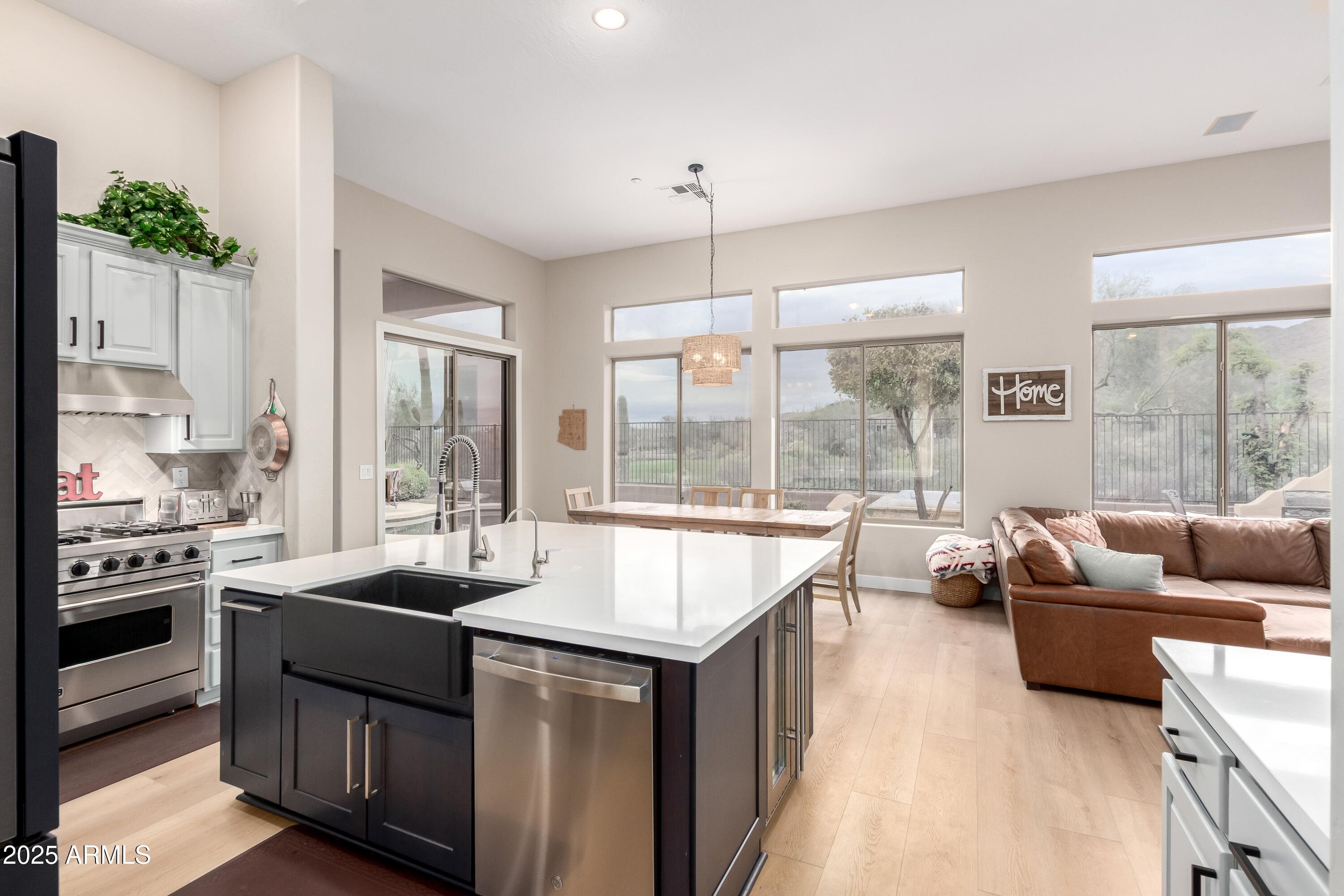 2302 W HAZELHURST Drive