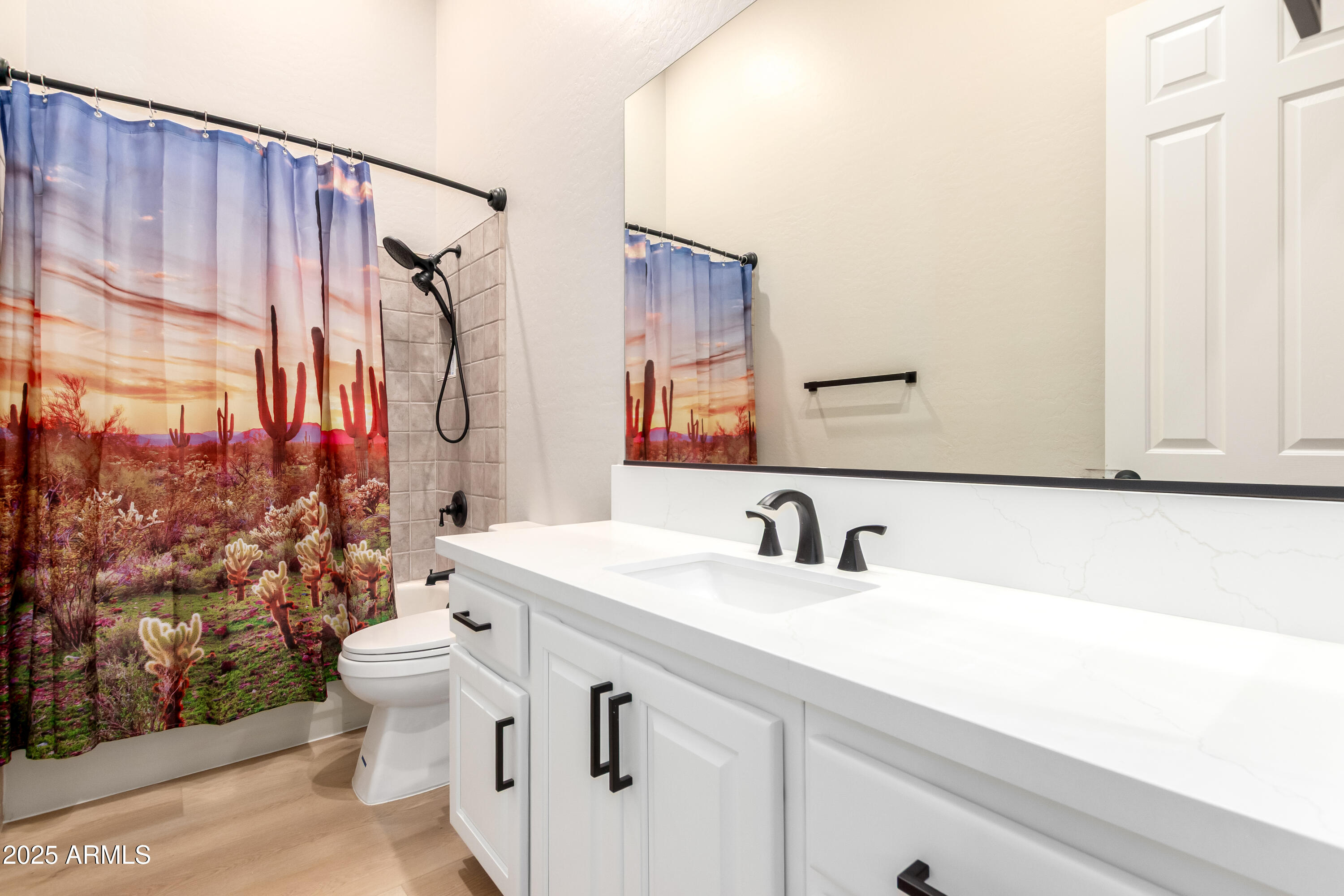 2302 W HAZELHURST Drive