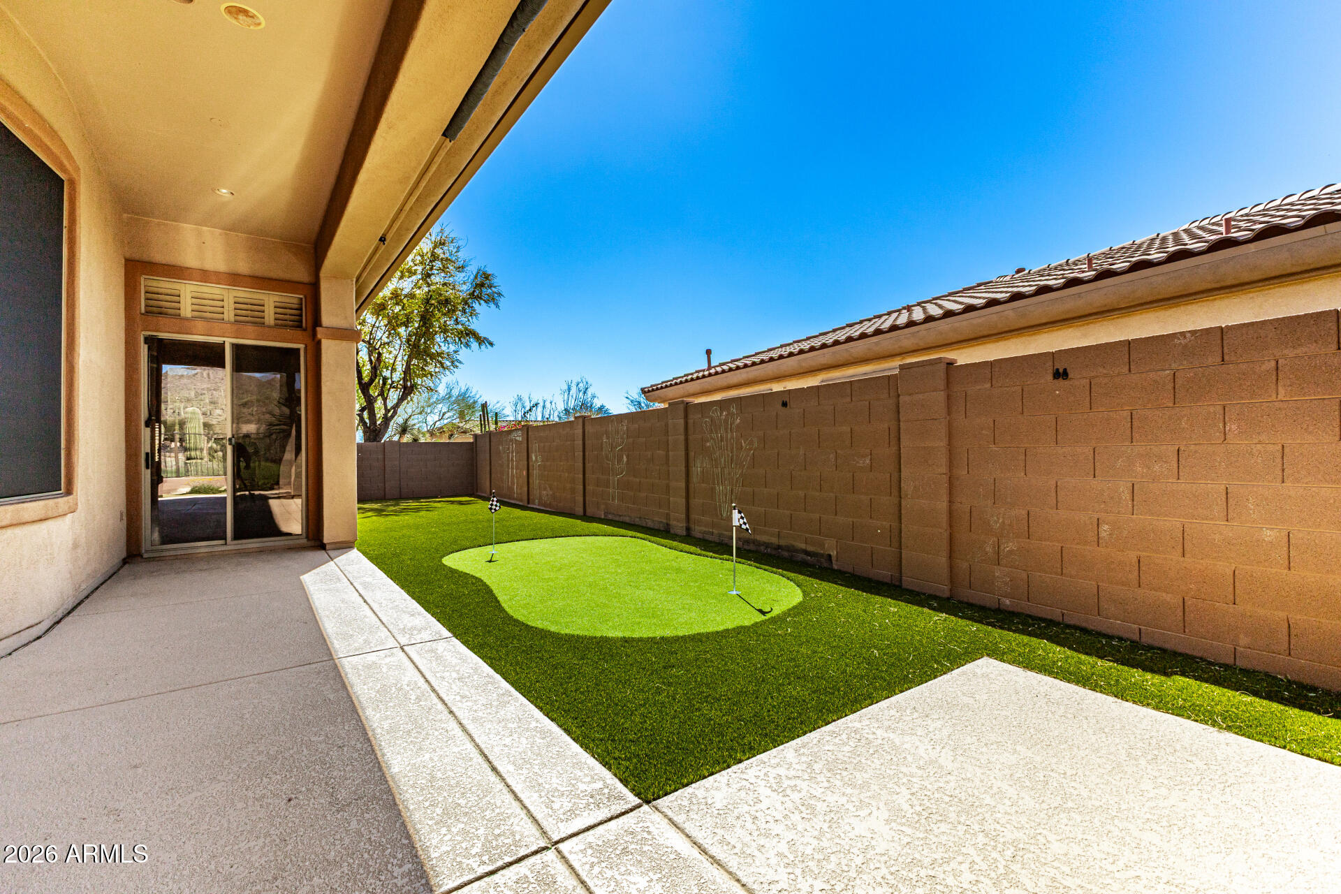 2302 W HAZELHURST Drive