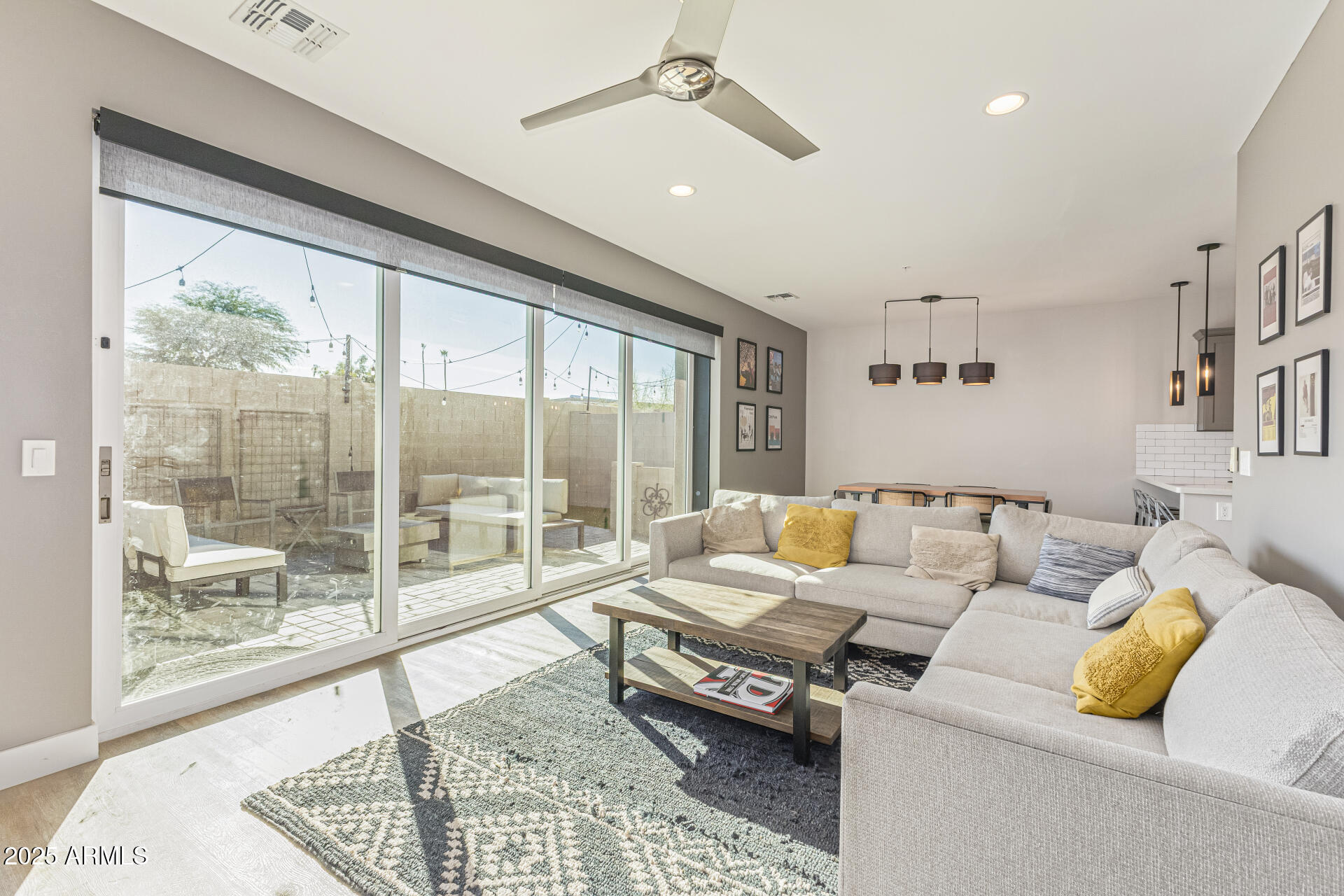 2315 E PINCHOT Avenue 113