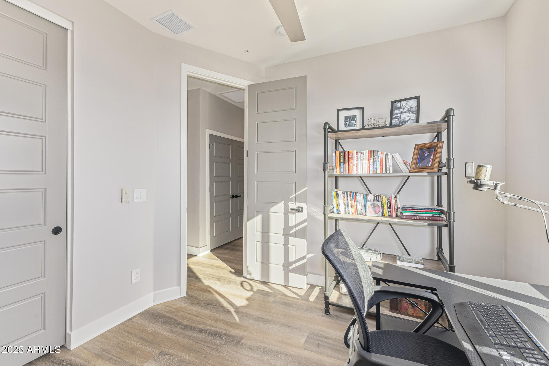 2315 E PINCHOT Avenue 113