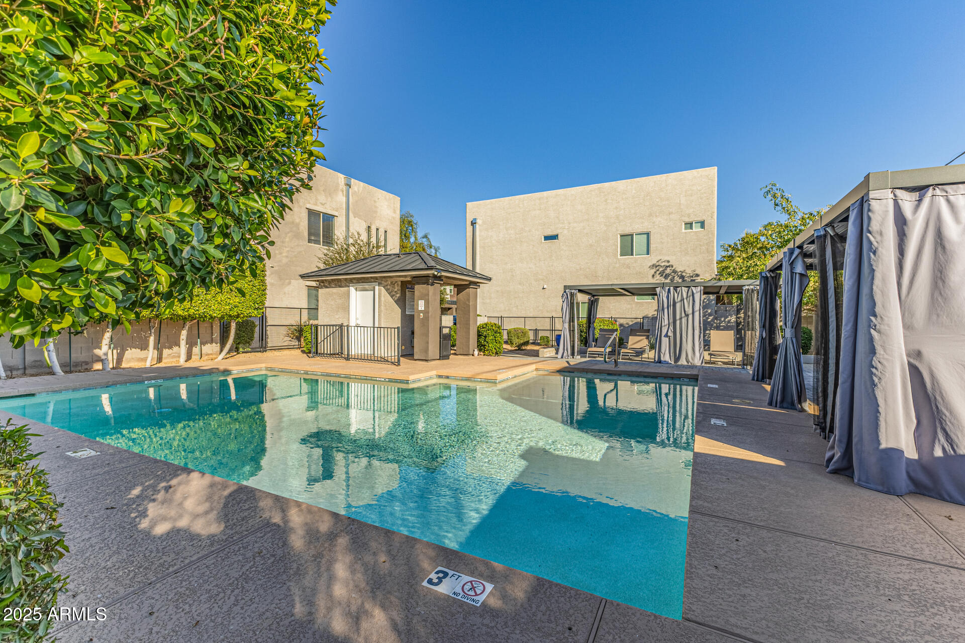 2315 E PINCHOT Avenue 113