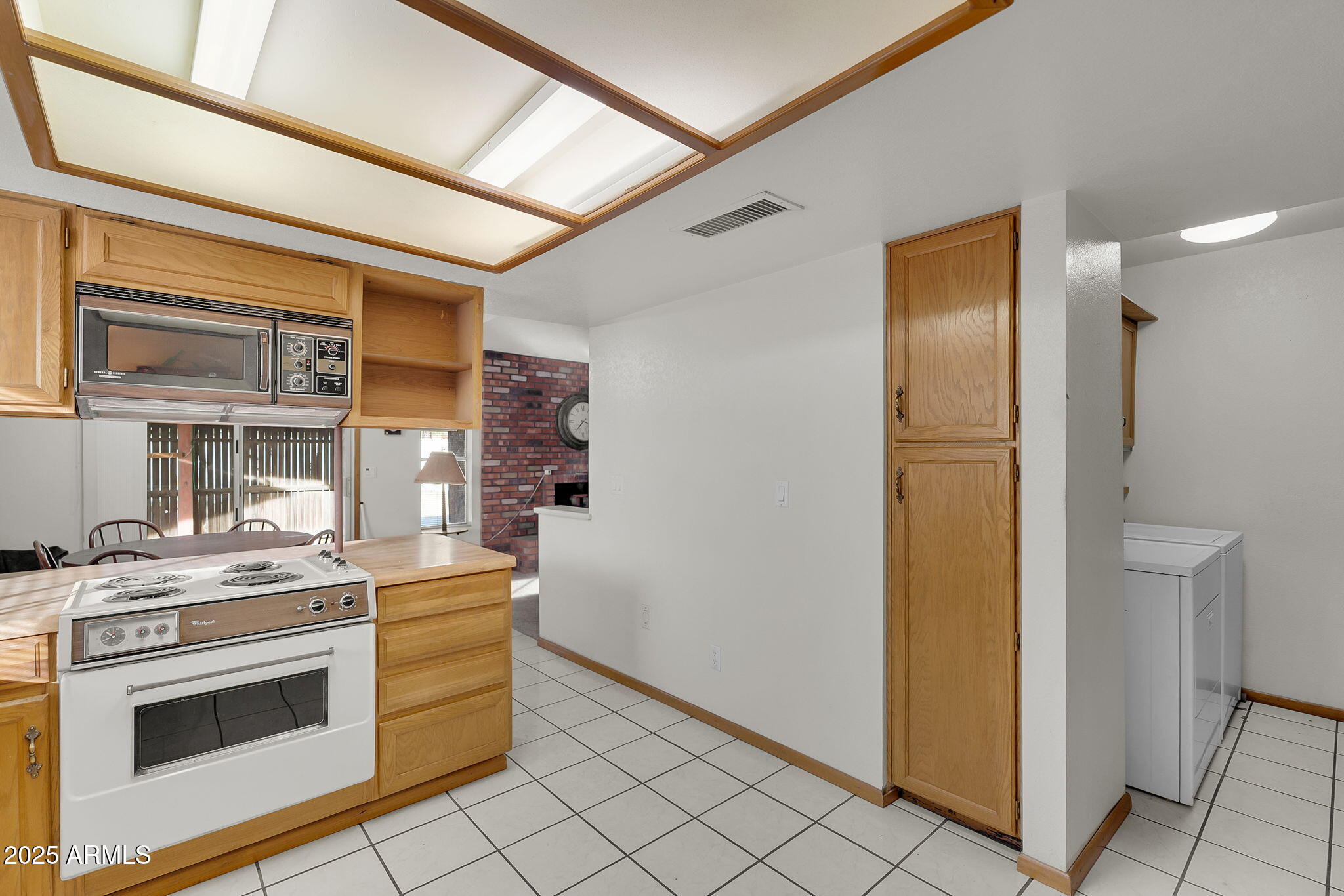 2812 E CONCHO Avenue