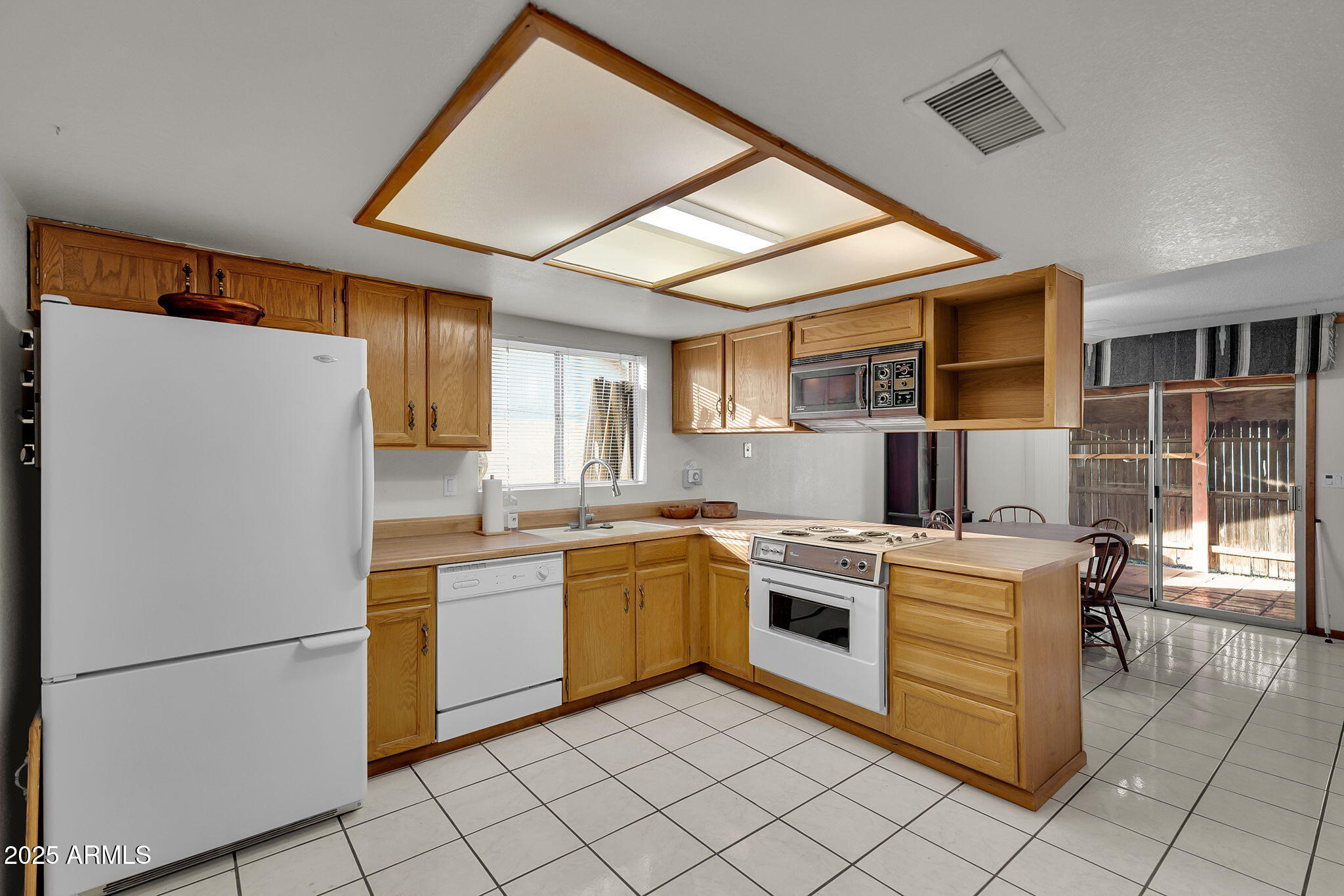 2812 E CONCHO Avenue