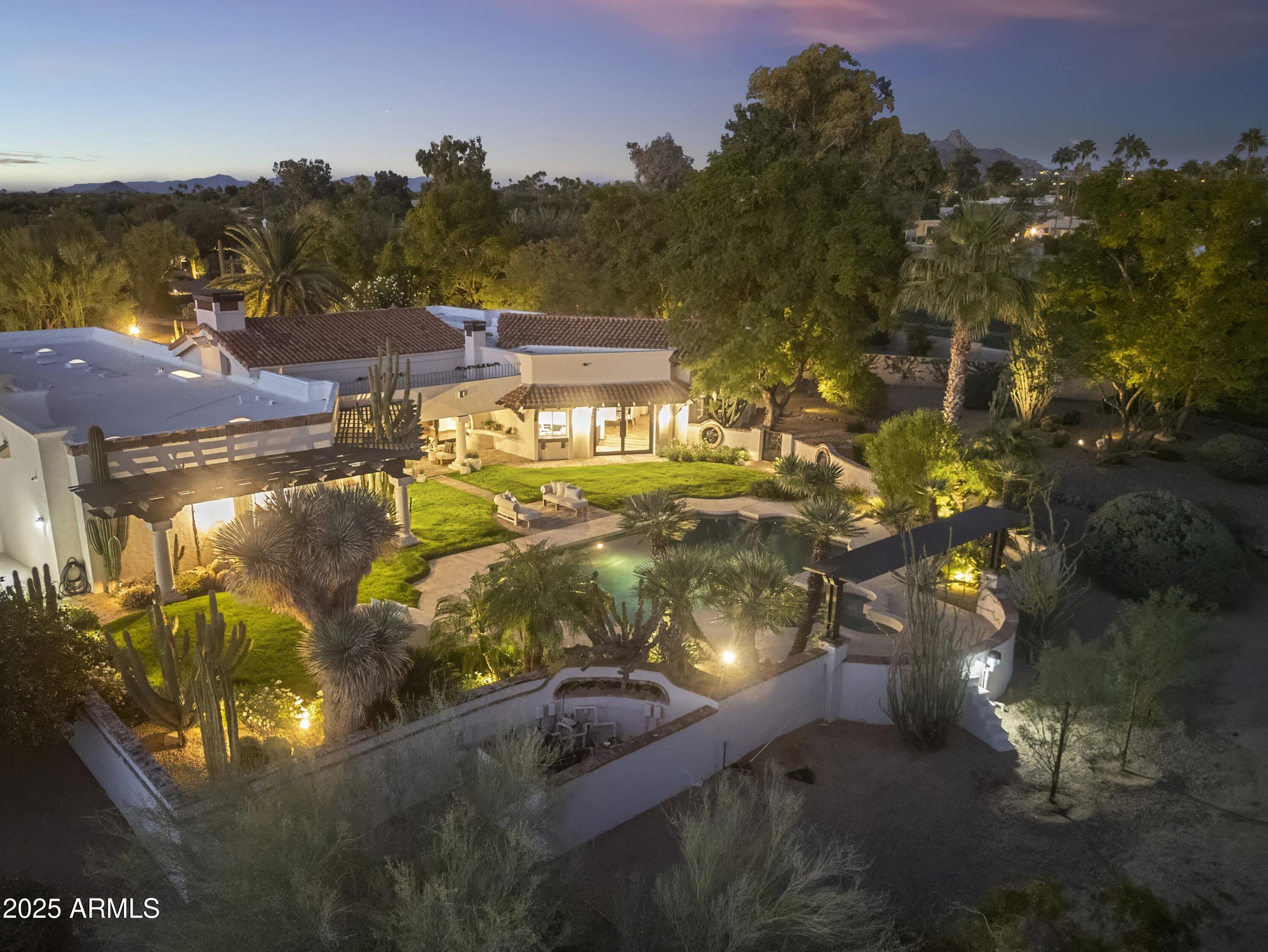 8119 E FOOTHILLS Drive