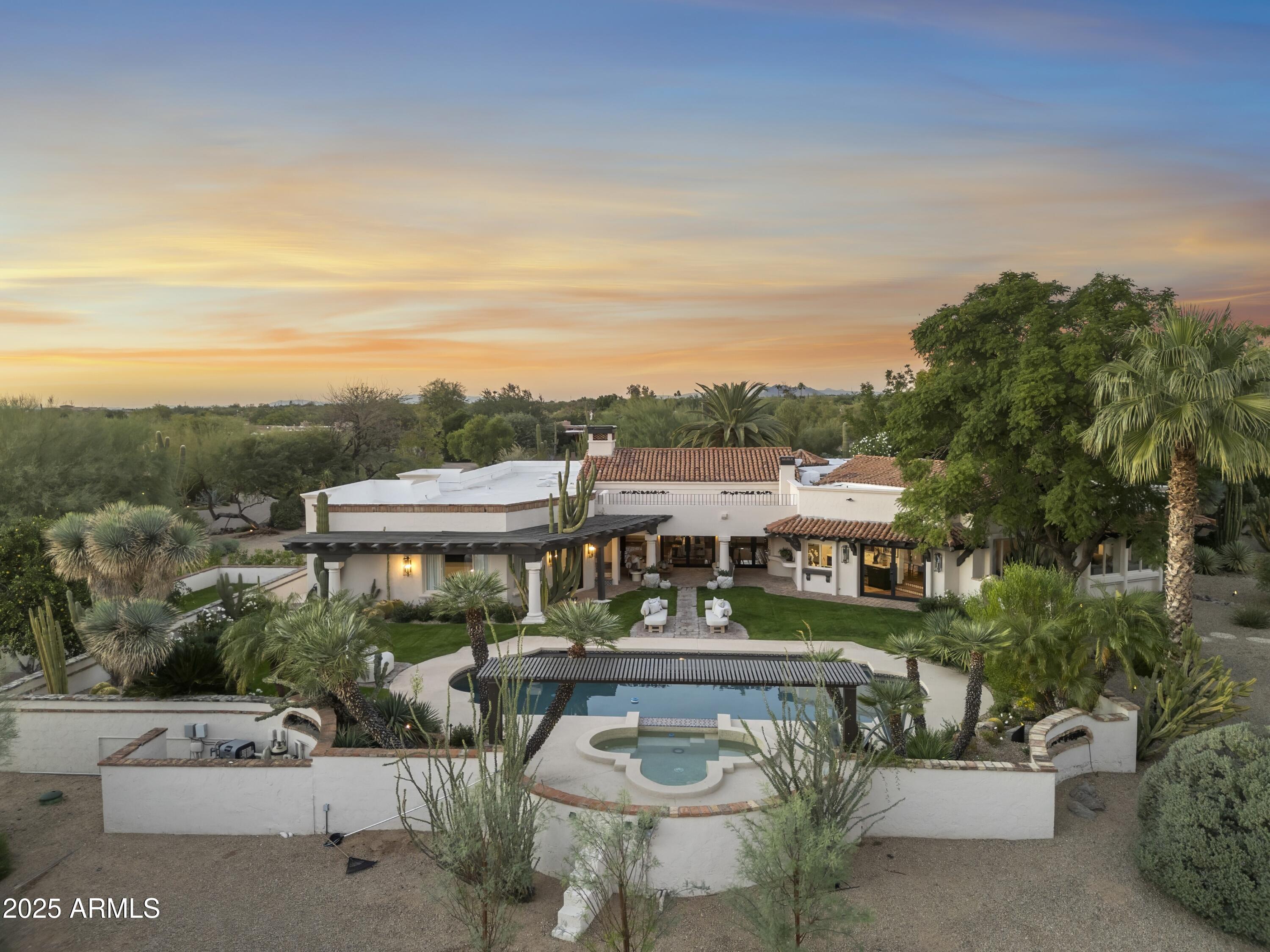 8119 E FOOTHILLS Drive