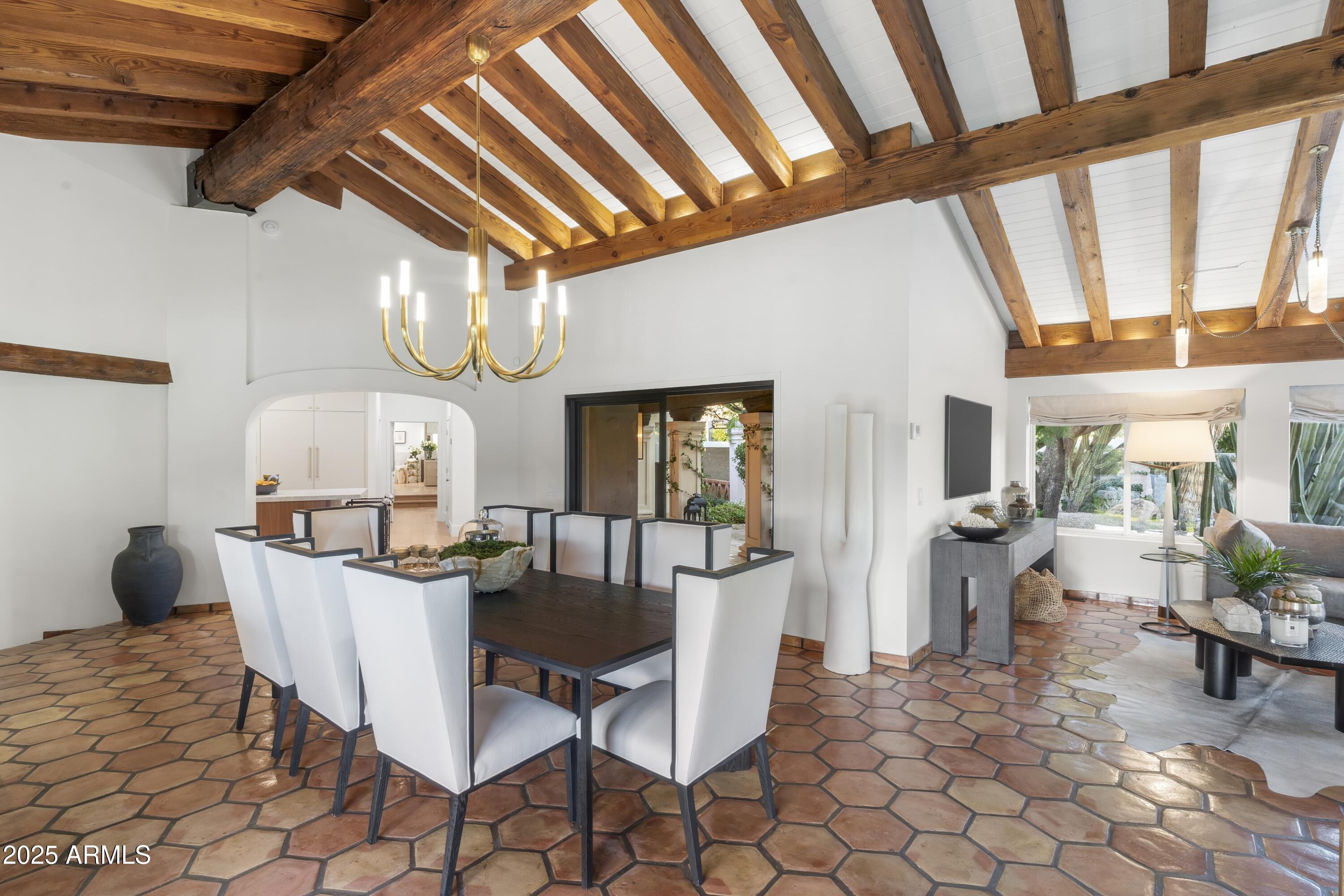 8119 E FOOTHILLS Drive