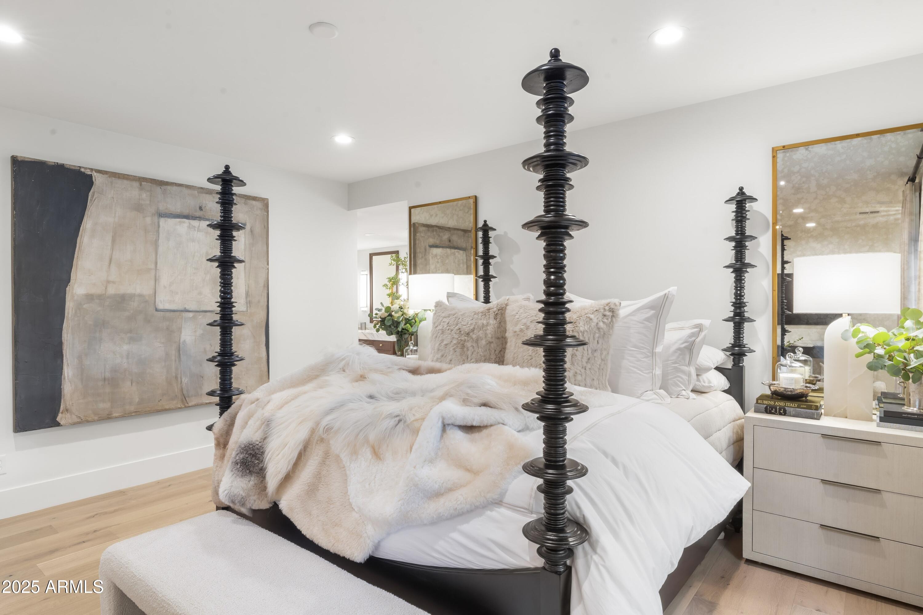 8119 E FOOTHILLS Drive