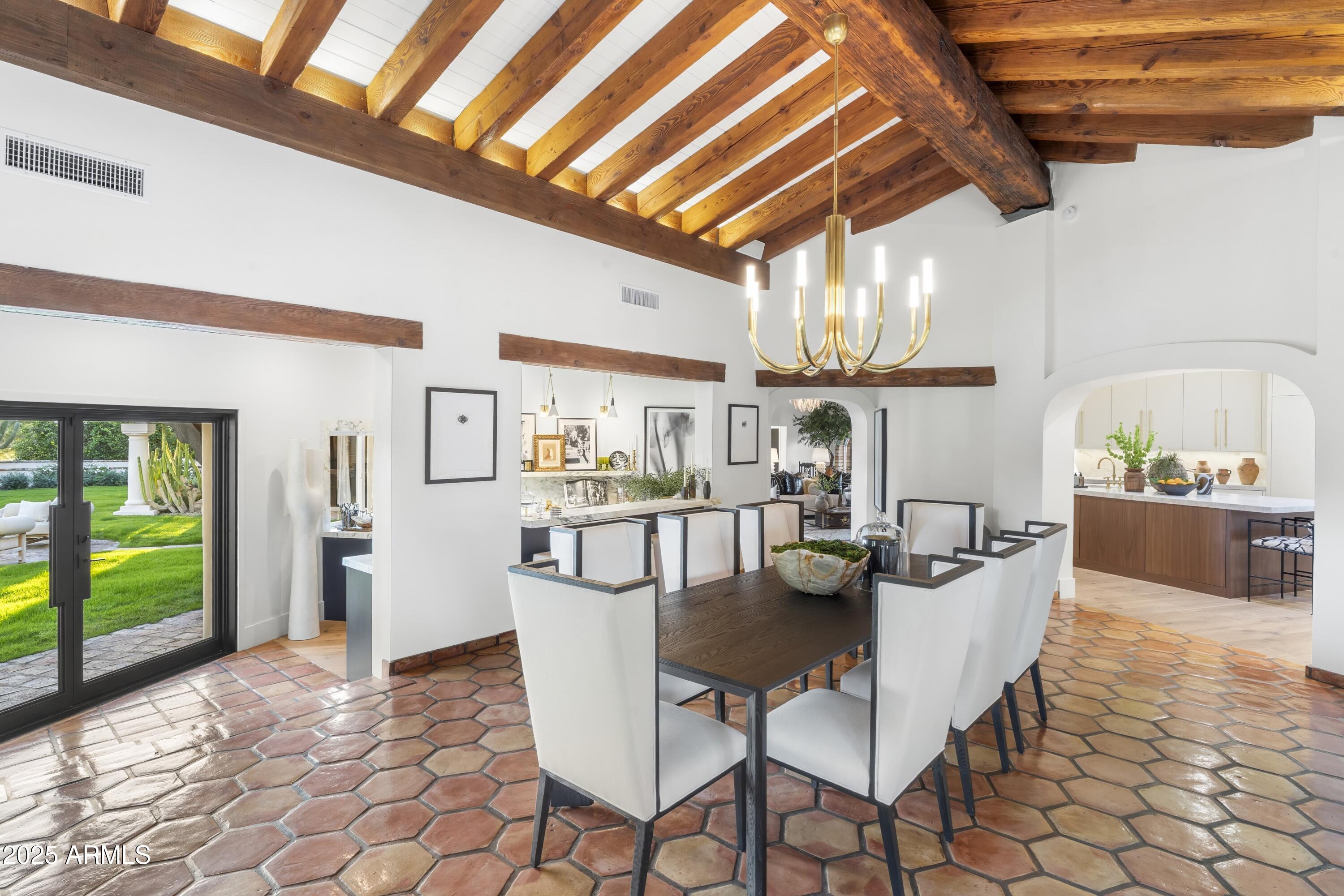 8119 E FOOTHILLS Drive