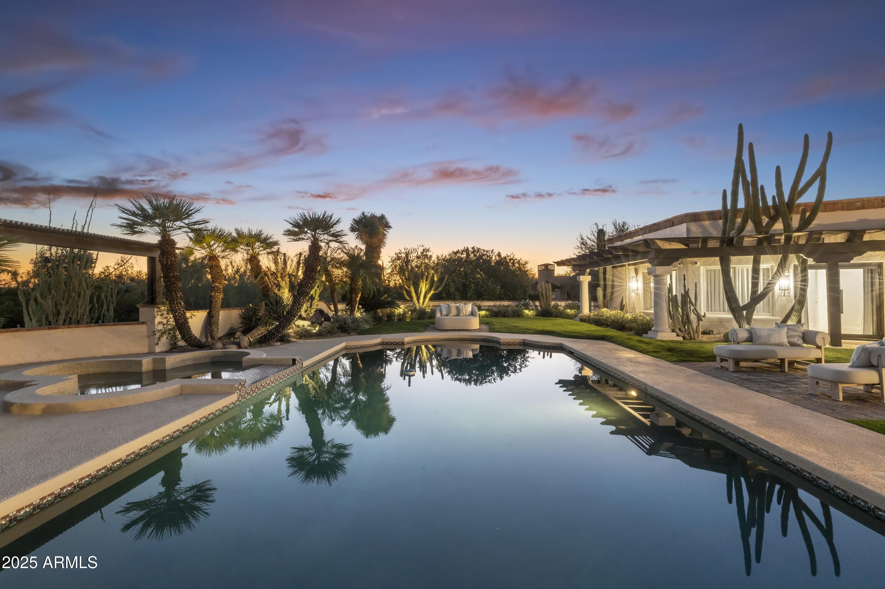 8119 E FOOTHILLS Drive