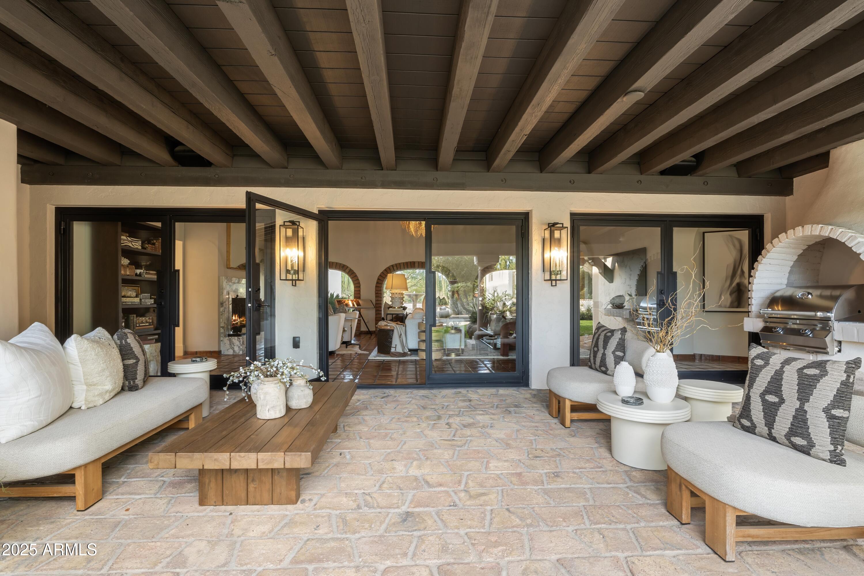 8119 E FOOTHILLS Drive