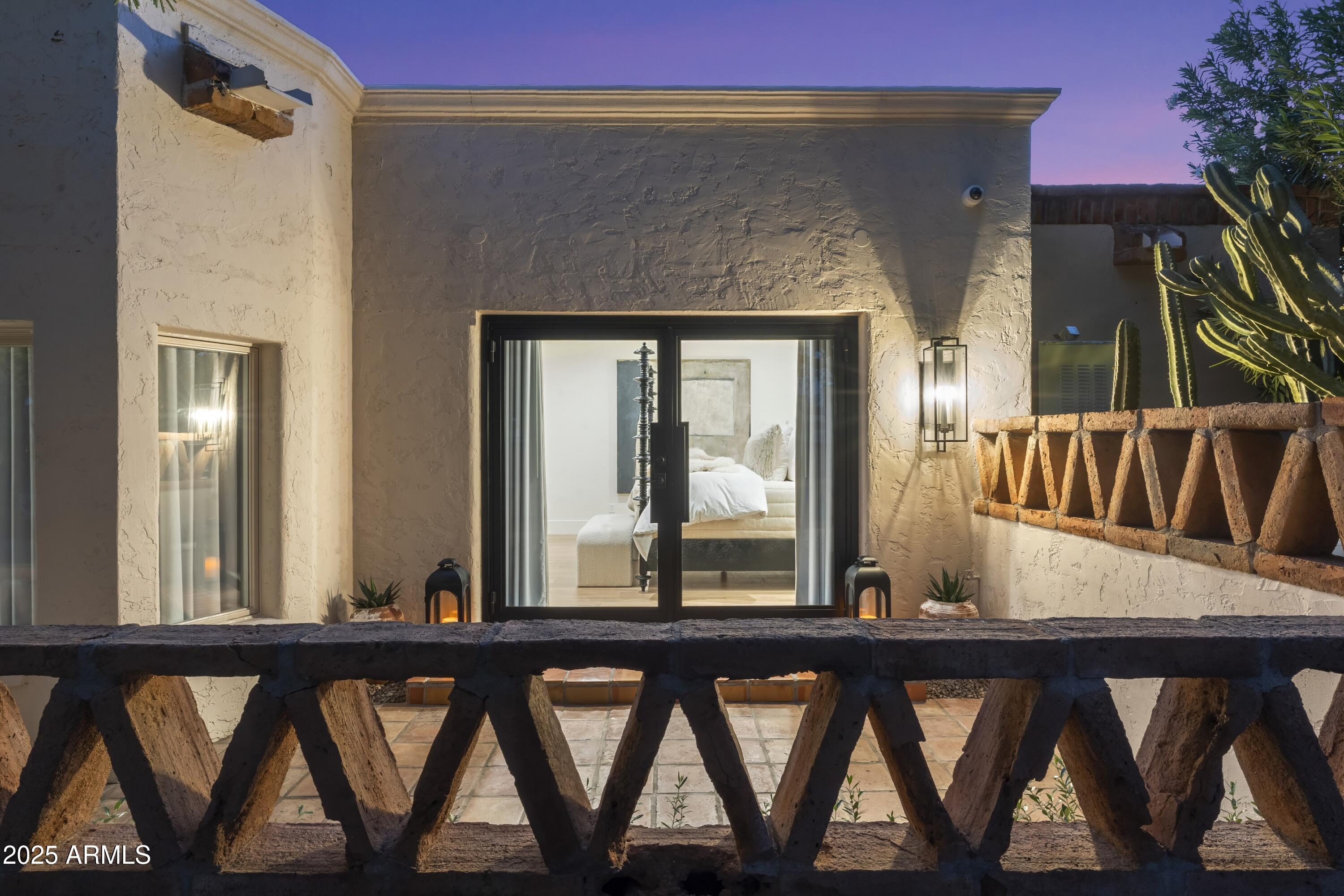 8119 E FOOTHILLS Drive