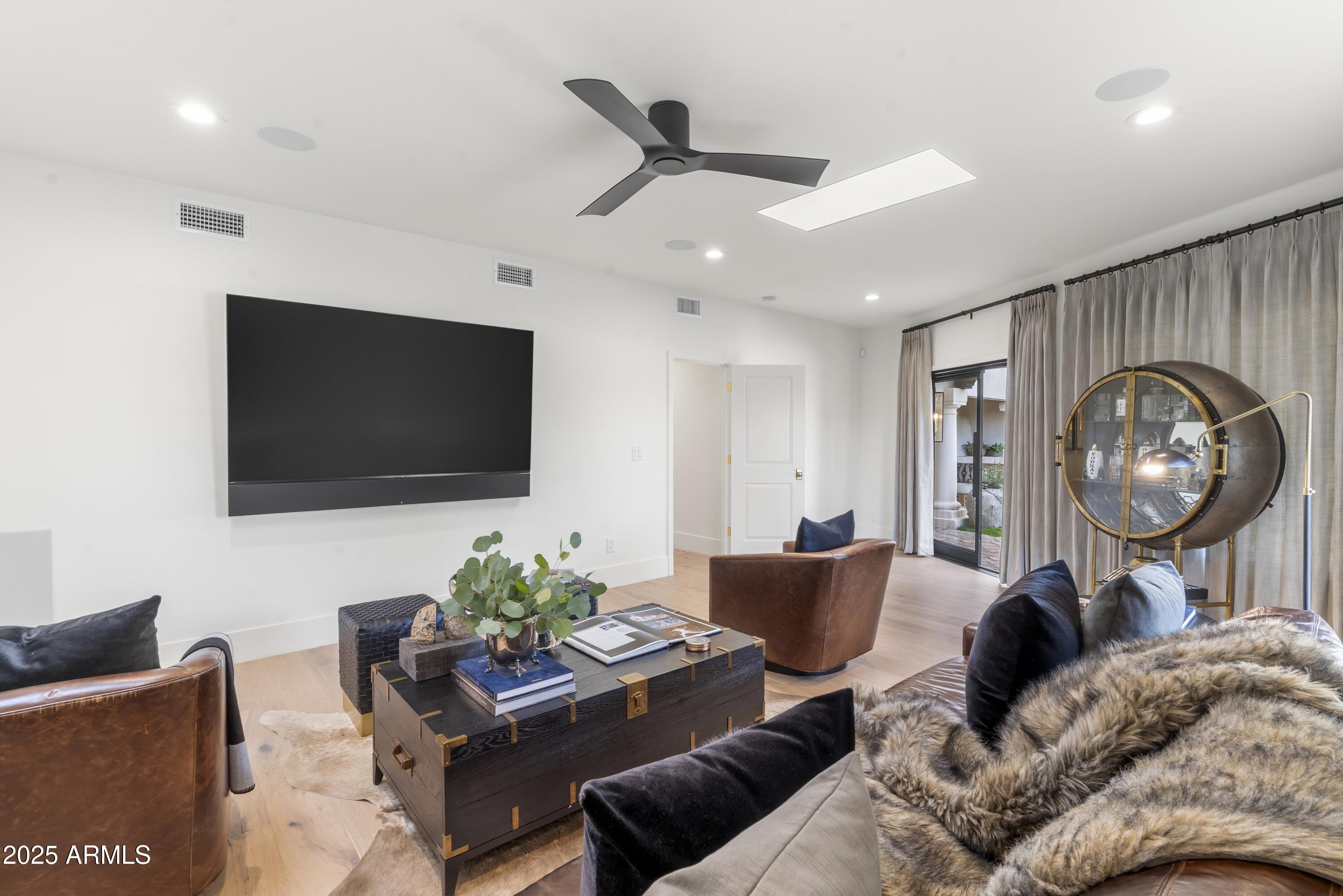 8119 E FOOTHILLS Drive