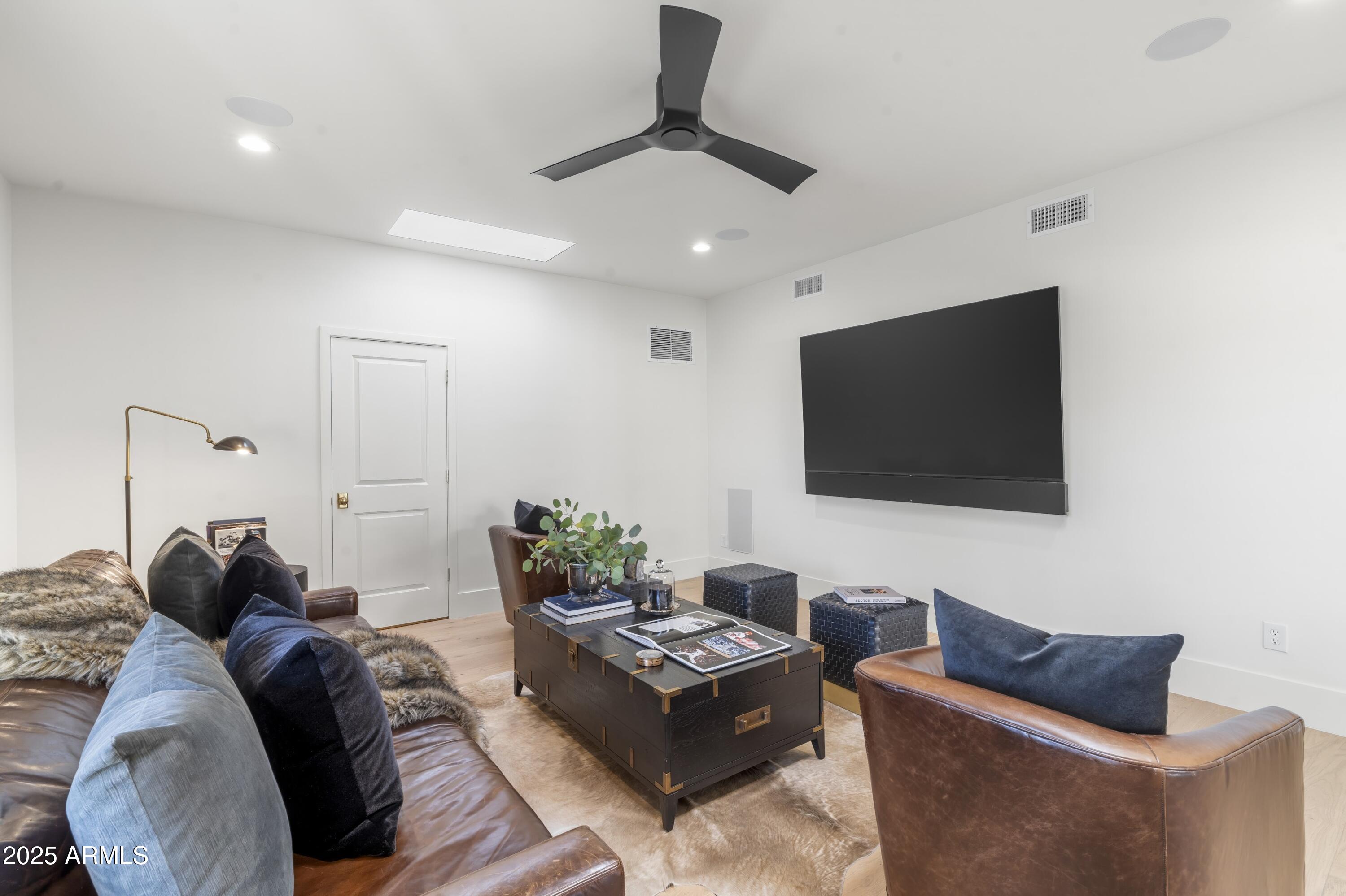 8119 E FOOTHILLS Drive