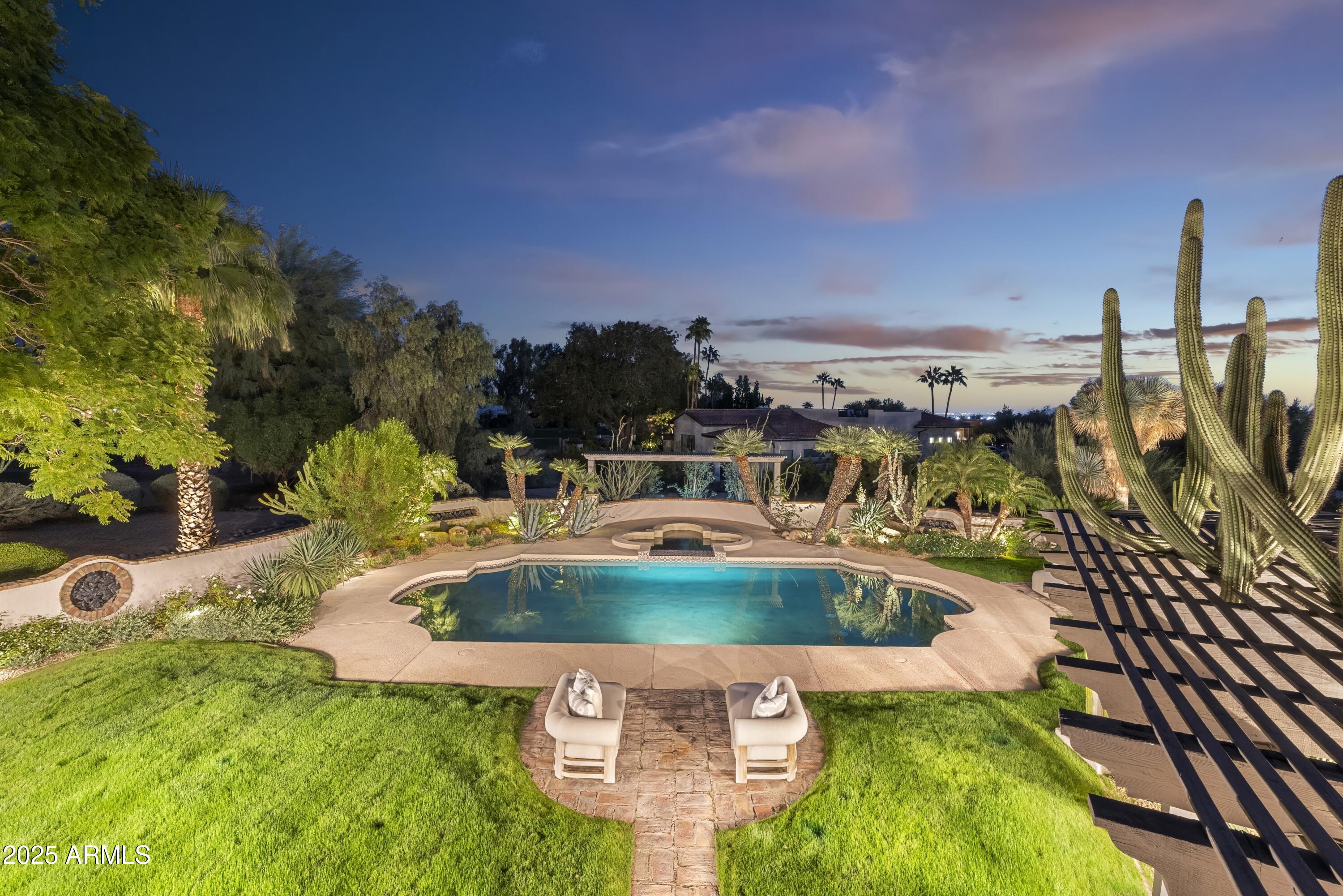 8119 E FOOTHILLS Drive