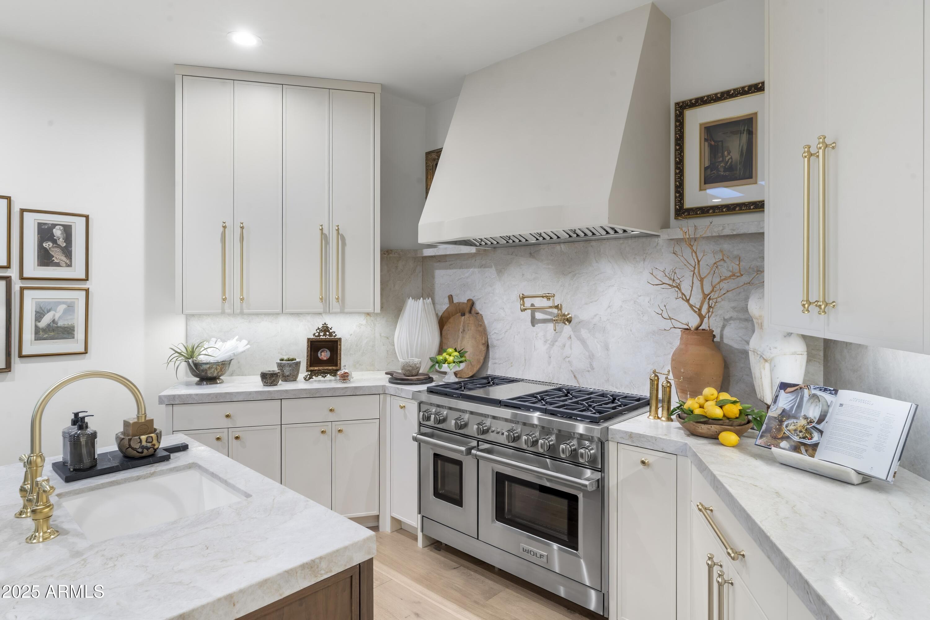 8119 E FOOTHILLS Drive