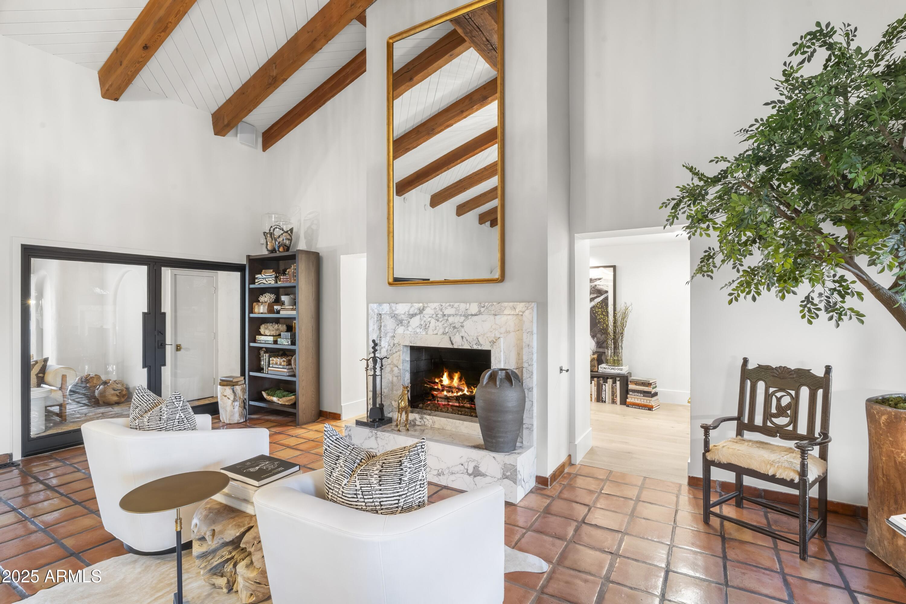 8119 E FOOTHILLS Drive