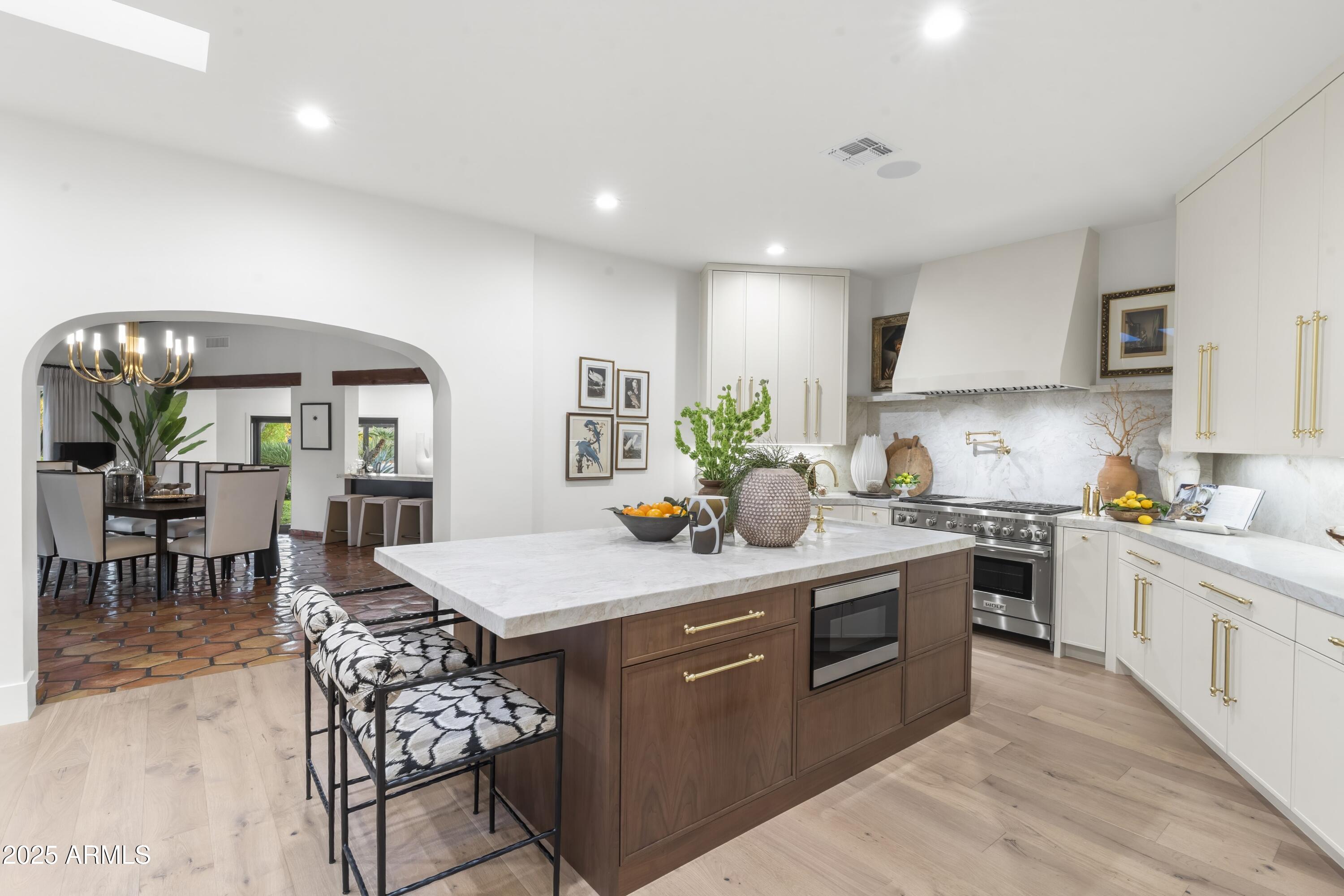 8119 E FOOTHILLS Drive