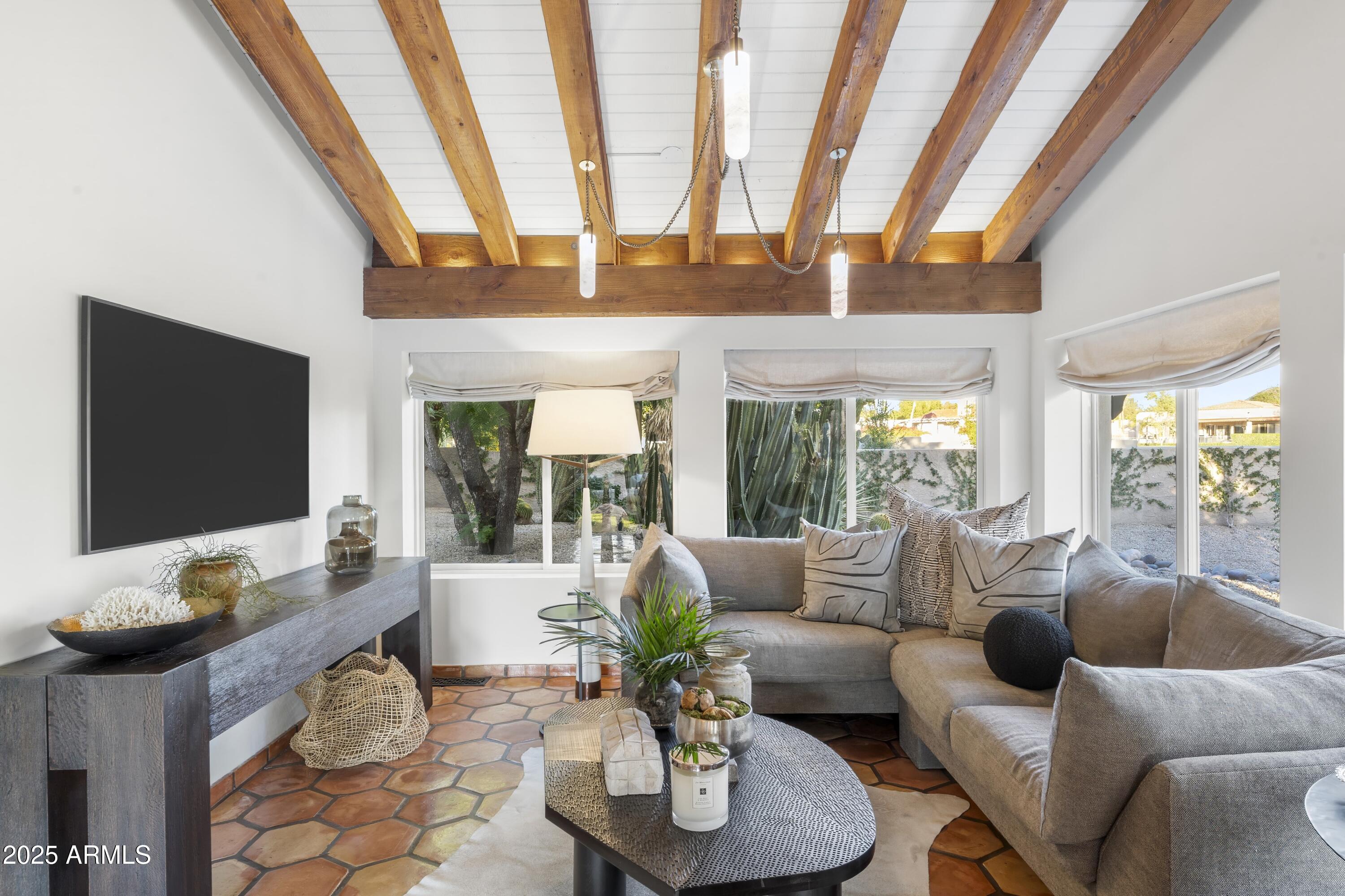 8119 E FOOTHILLS Drive