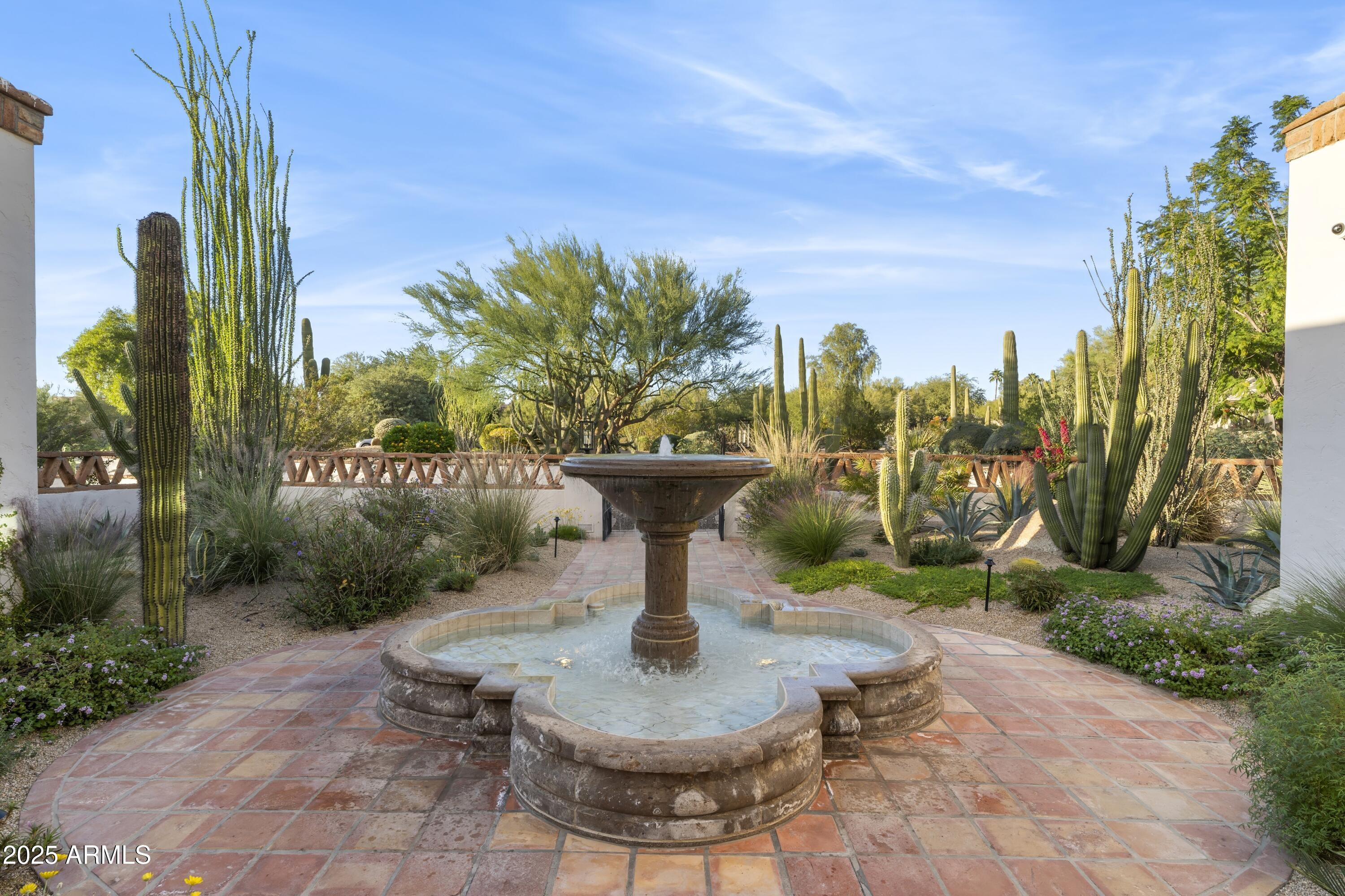 8119 E FOOTHILLS Drive