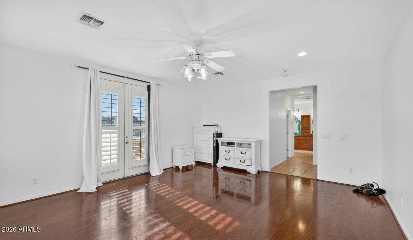 4167 E RAVENSWOOD Drive