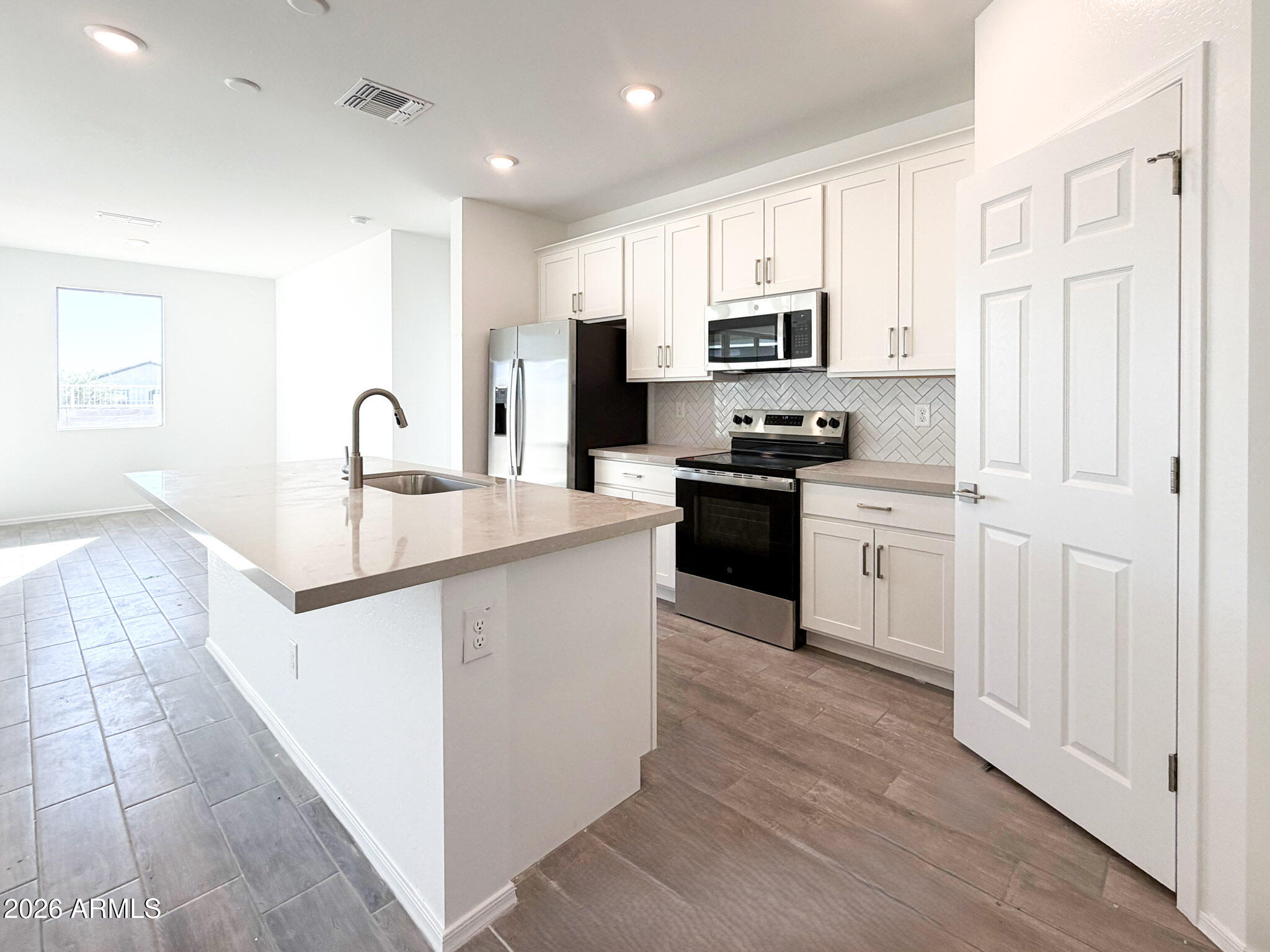 24223 W BOWKER Street