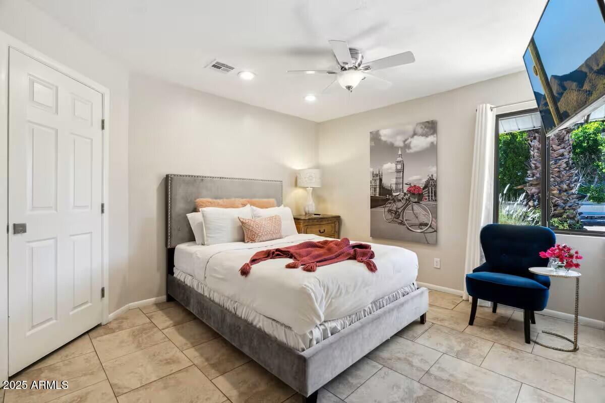 4830 E Mcdonald Drive