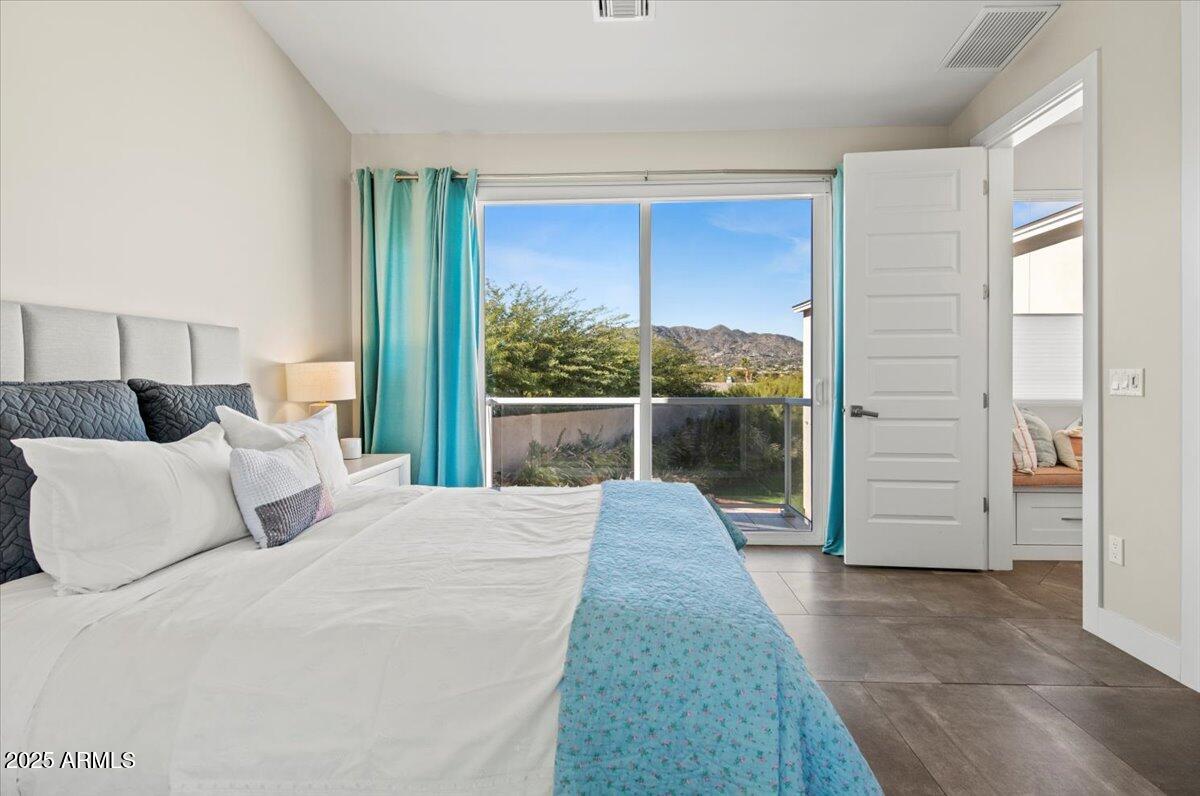 4830 E Mcdonald Drive