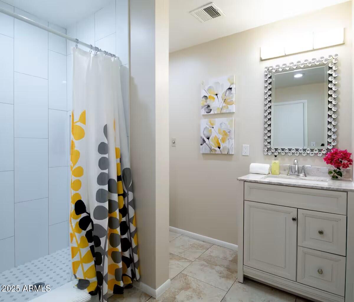 4830 E Mcdonald Drive