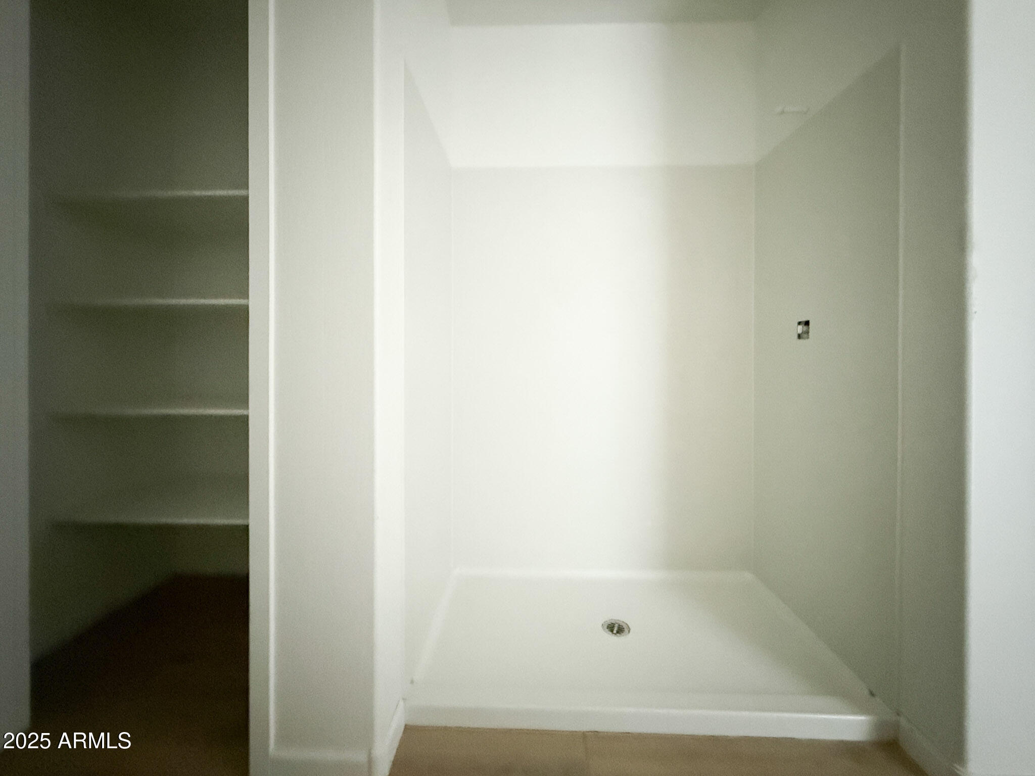 9546 W TAMARISK Avenue