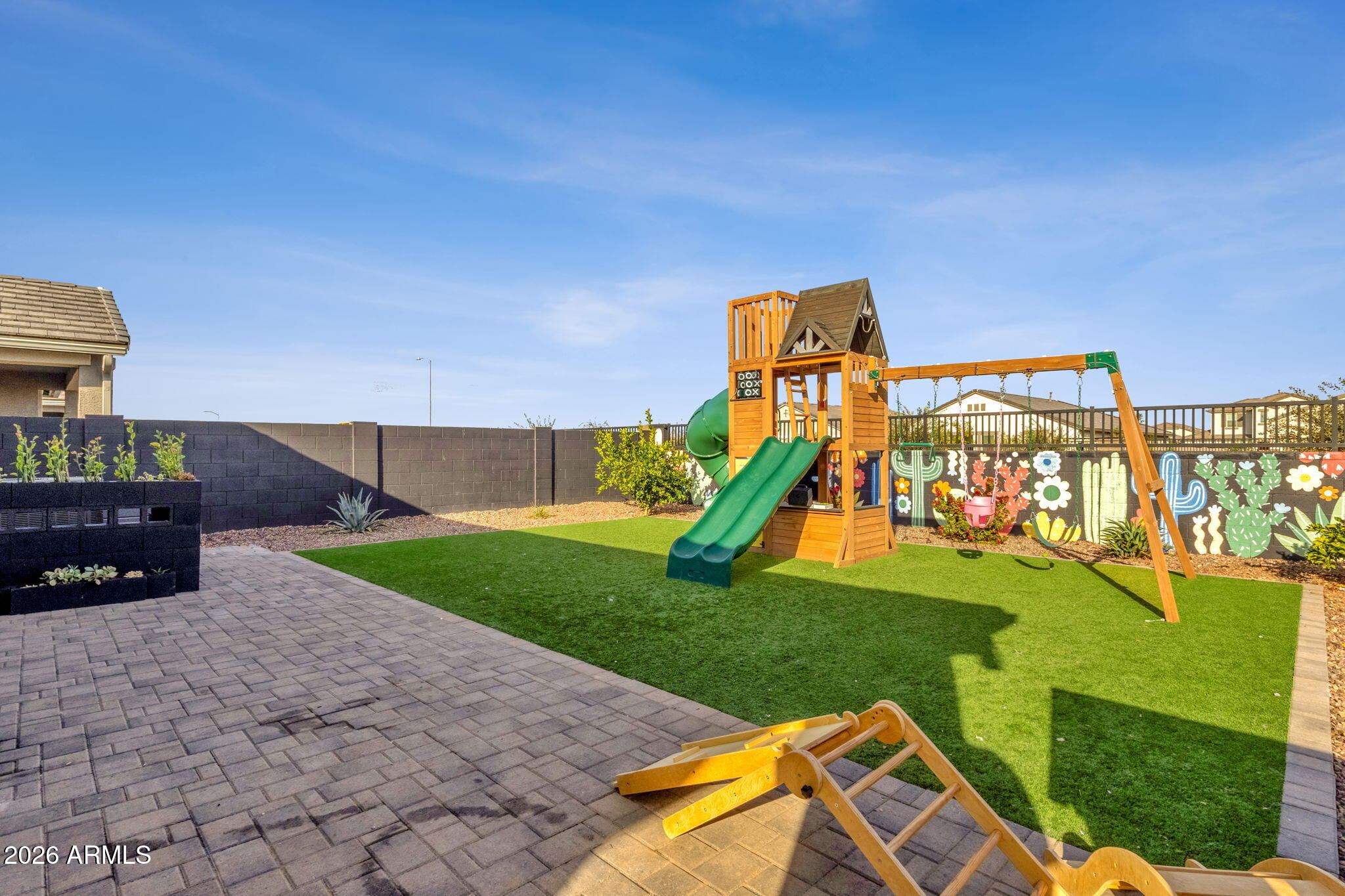 2532 W Shanley Avenue