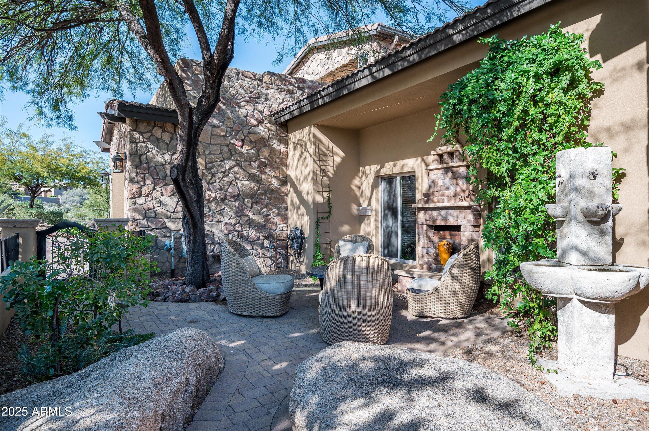 10638 E HEDGEHOG Place