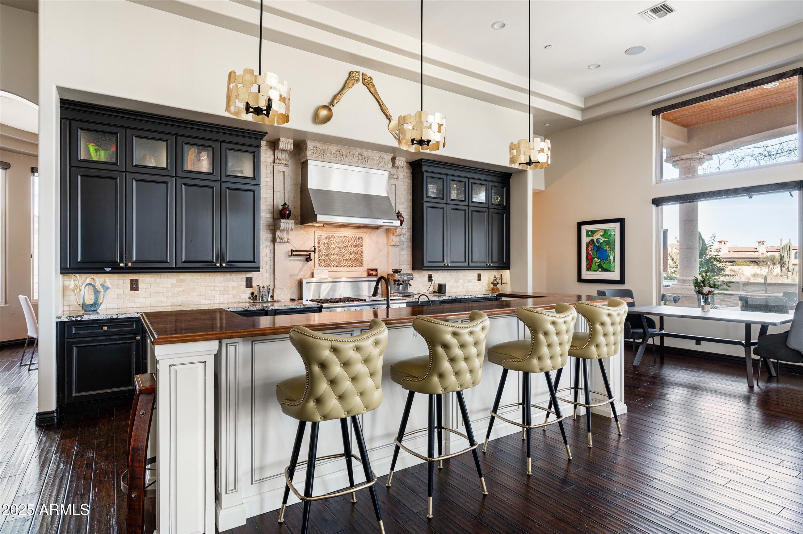 10638 E HEDGEHOG Place