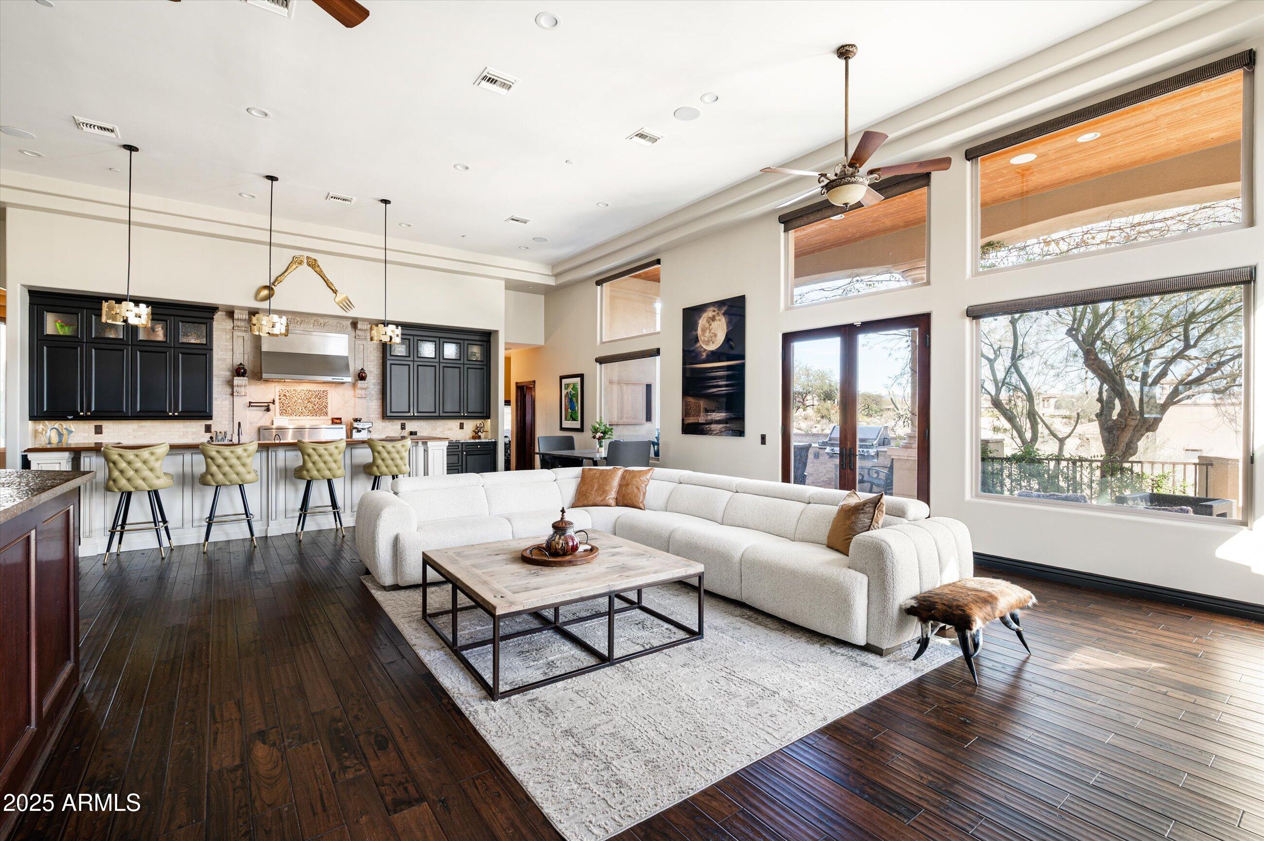 10638 E HEDGEHOG Place