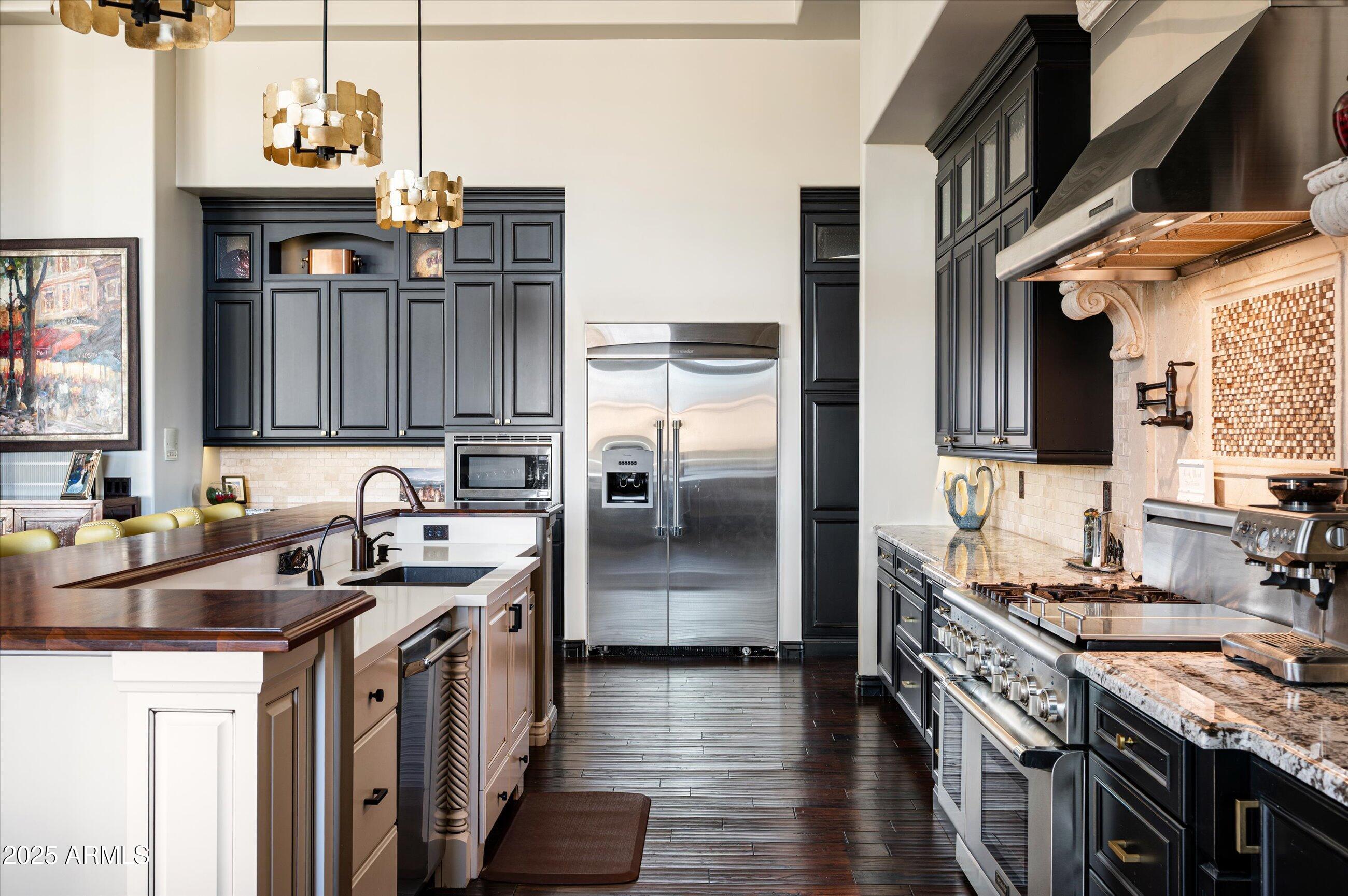 10638 E HEDGEHOG Place