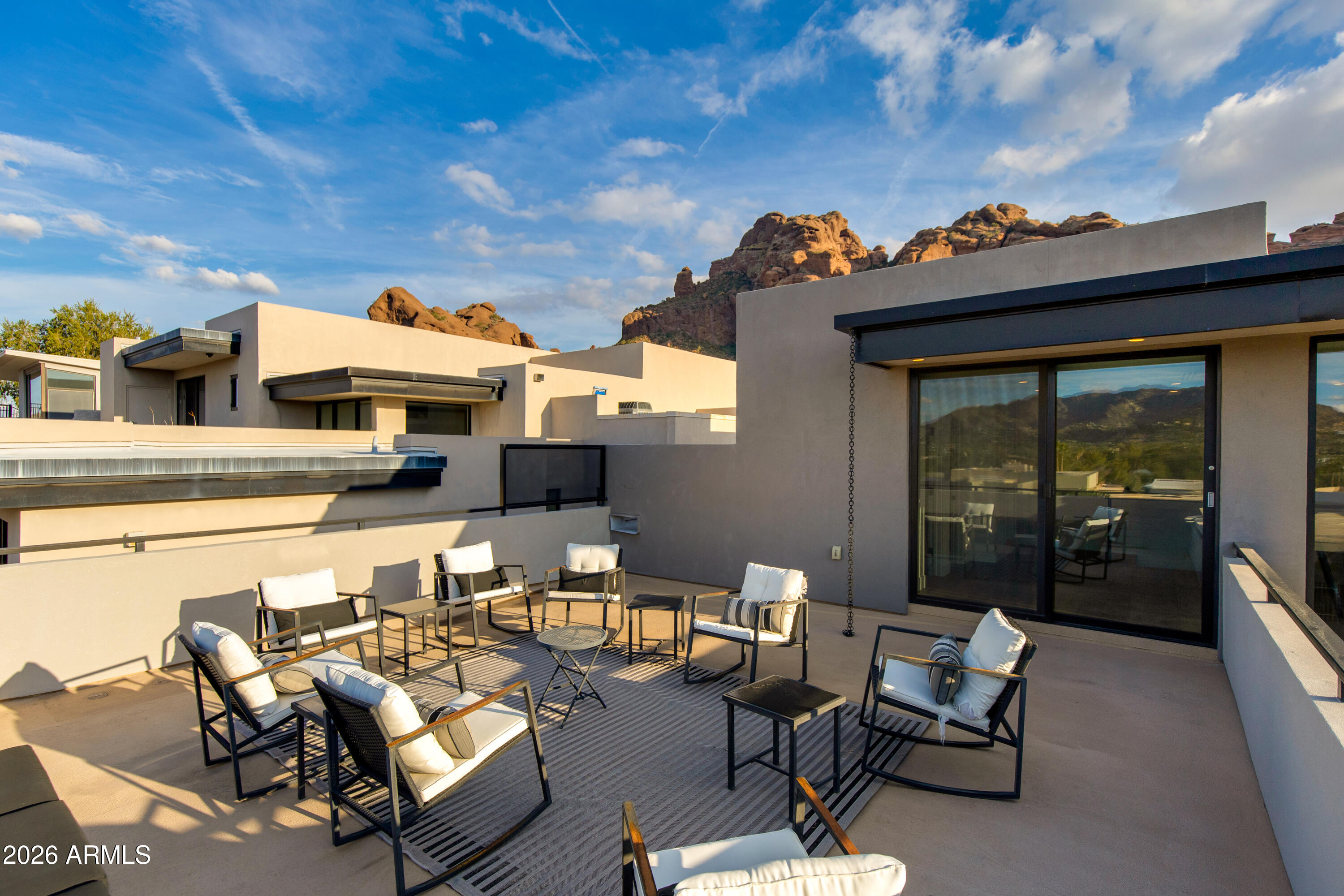 5935 N ECHO CANYON Lane