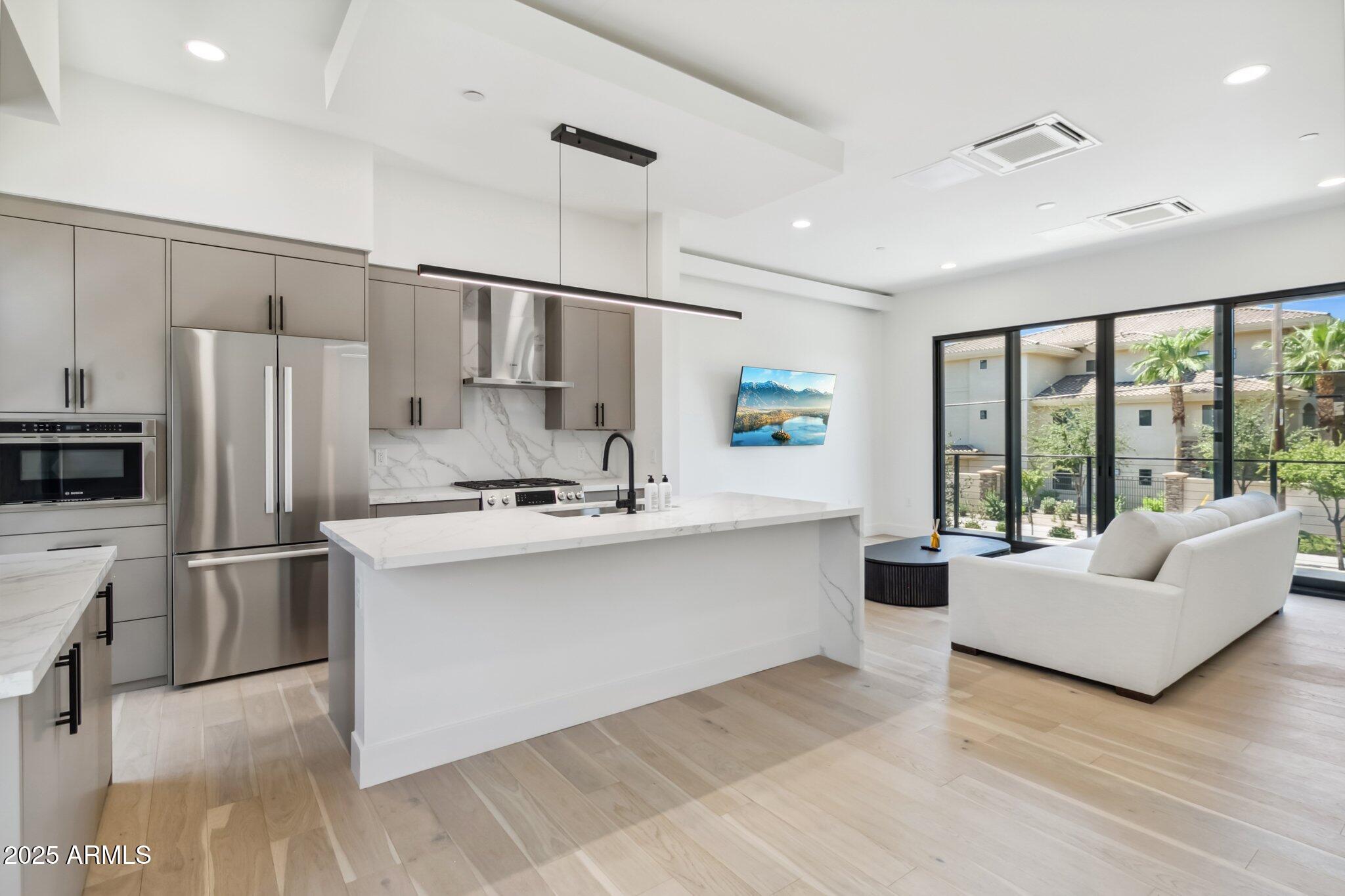 1501 N MILLER Road 1016