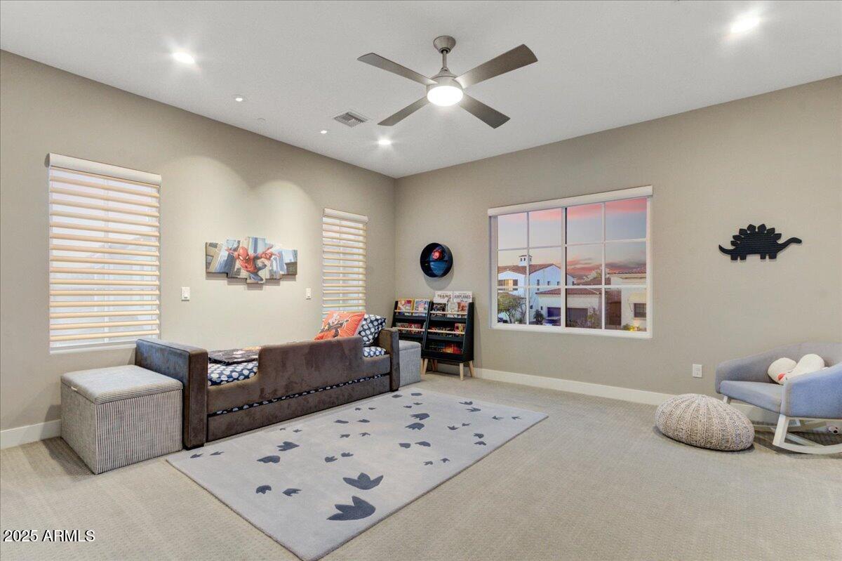 9467 E ROCKWOOD Drive