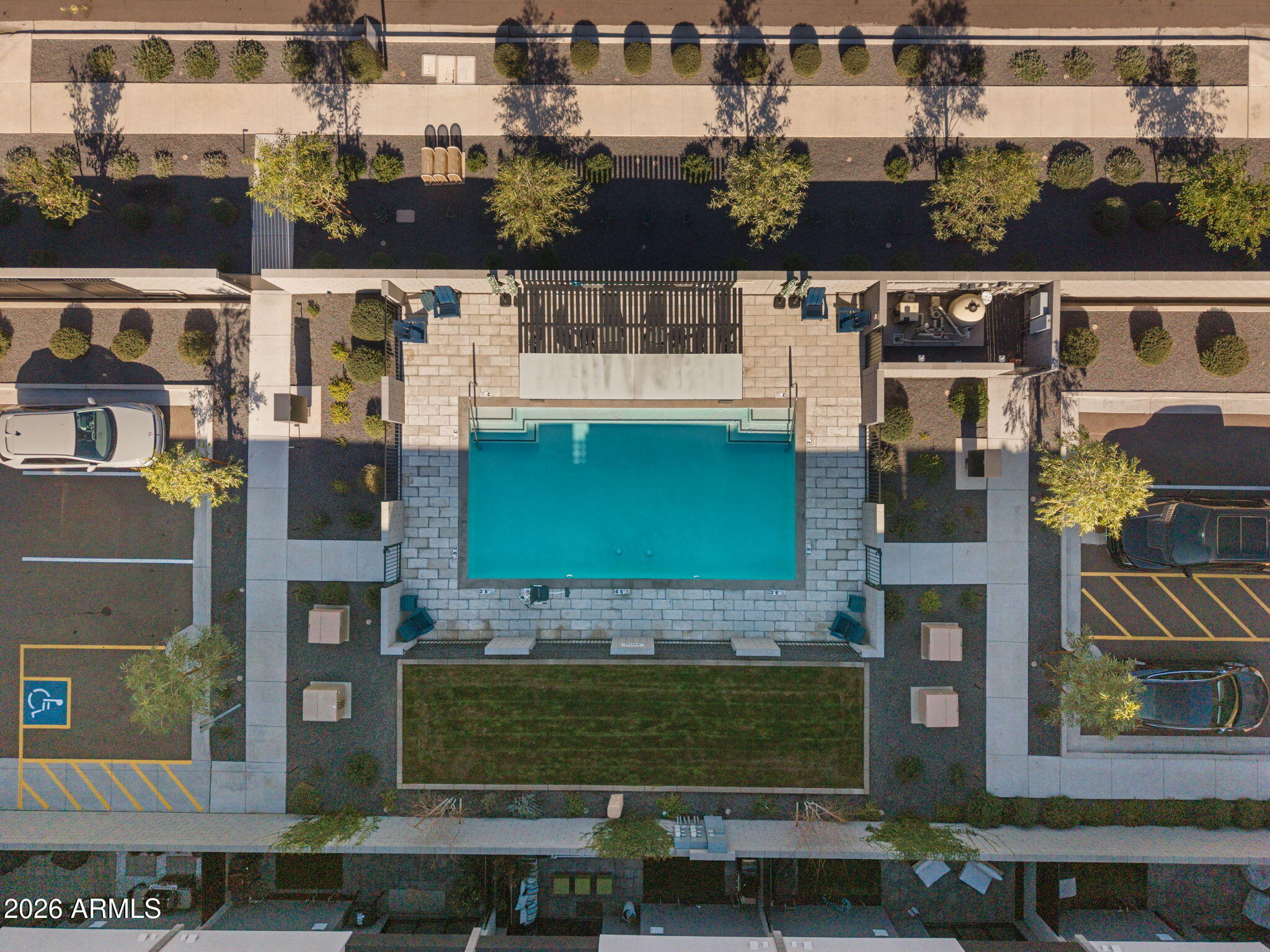 377 E WINDSOR Avenue 20