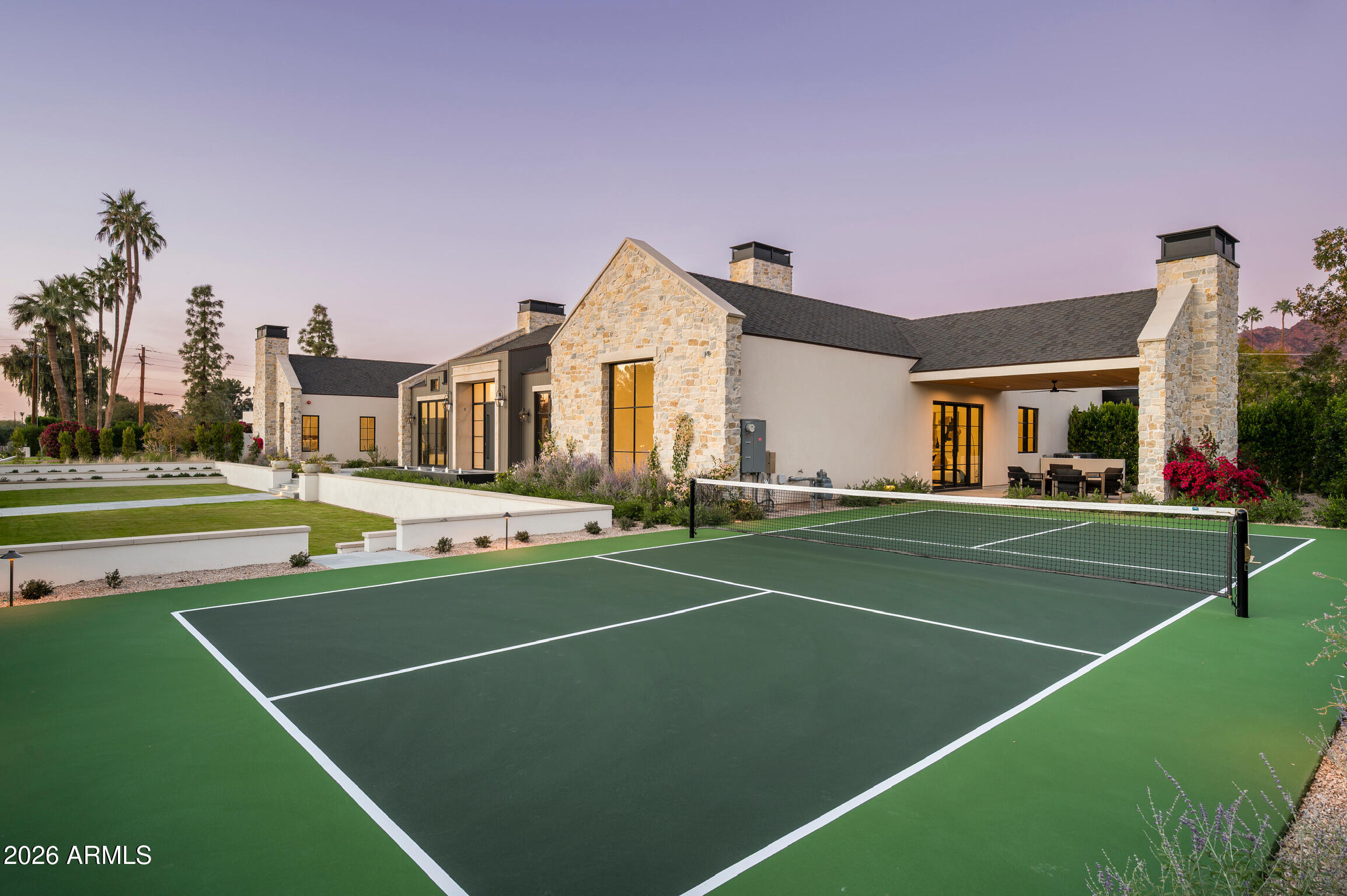 4864 E LAFAYETTE Boulevard