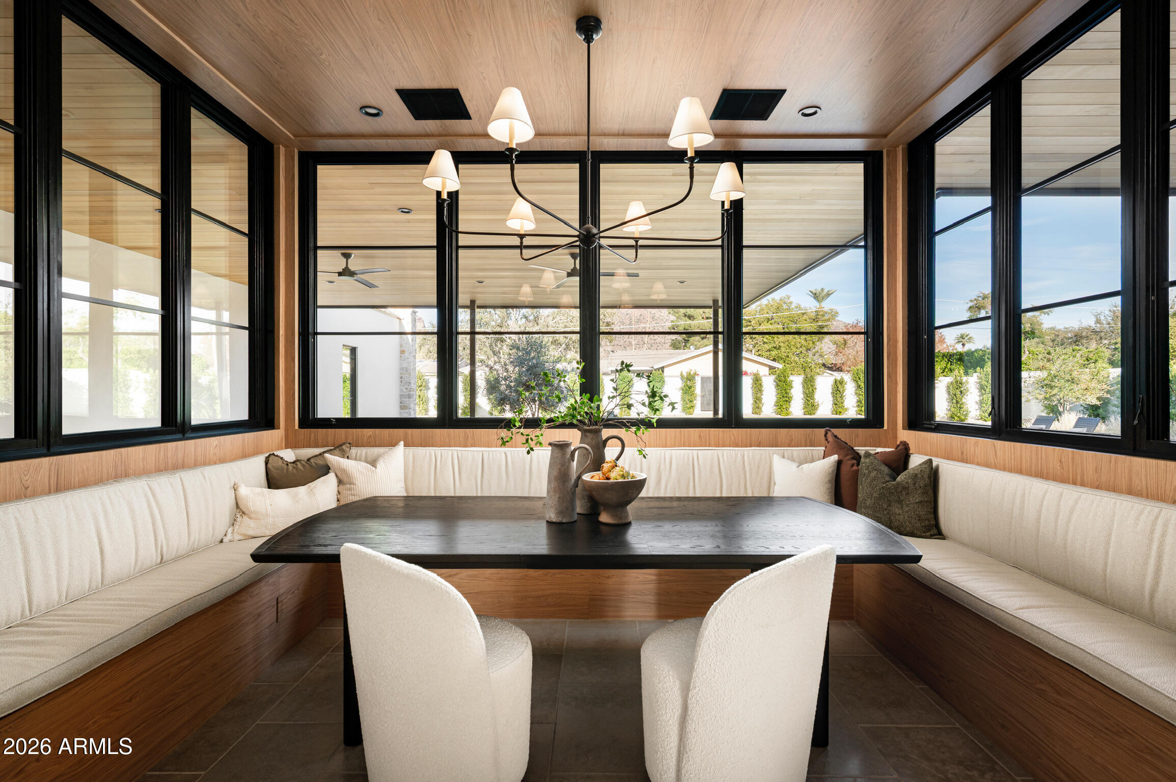 4864 E LAFAYETTE Boulevard