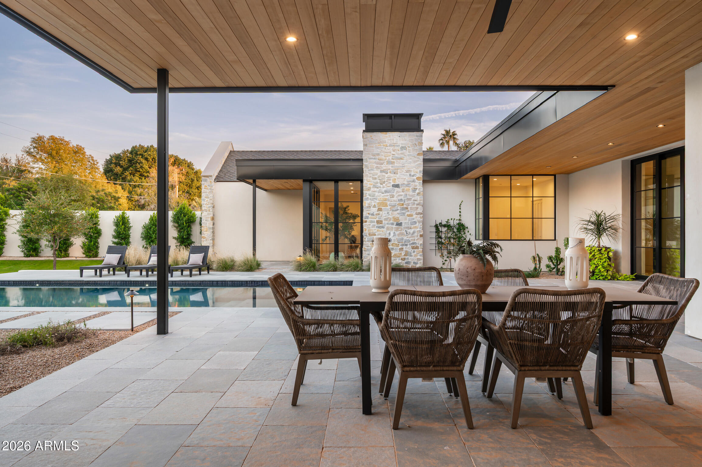 4864 E LAFAYETTE Boulevard