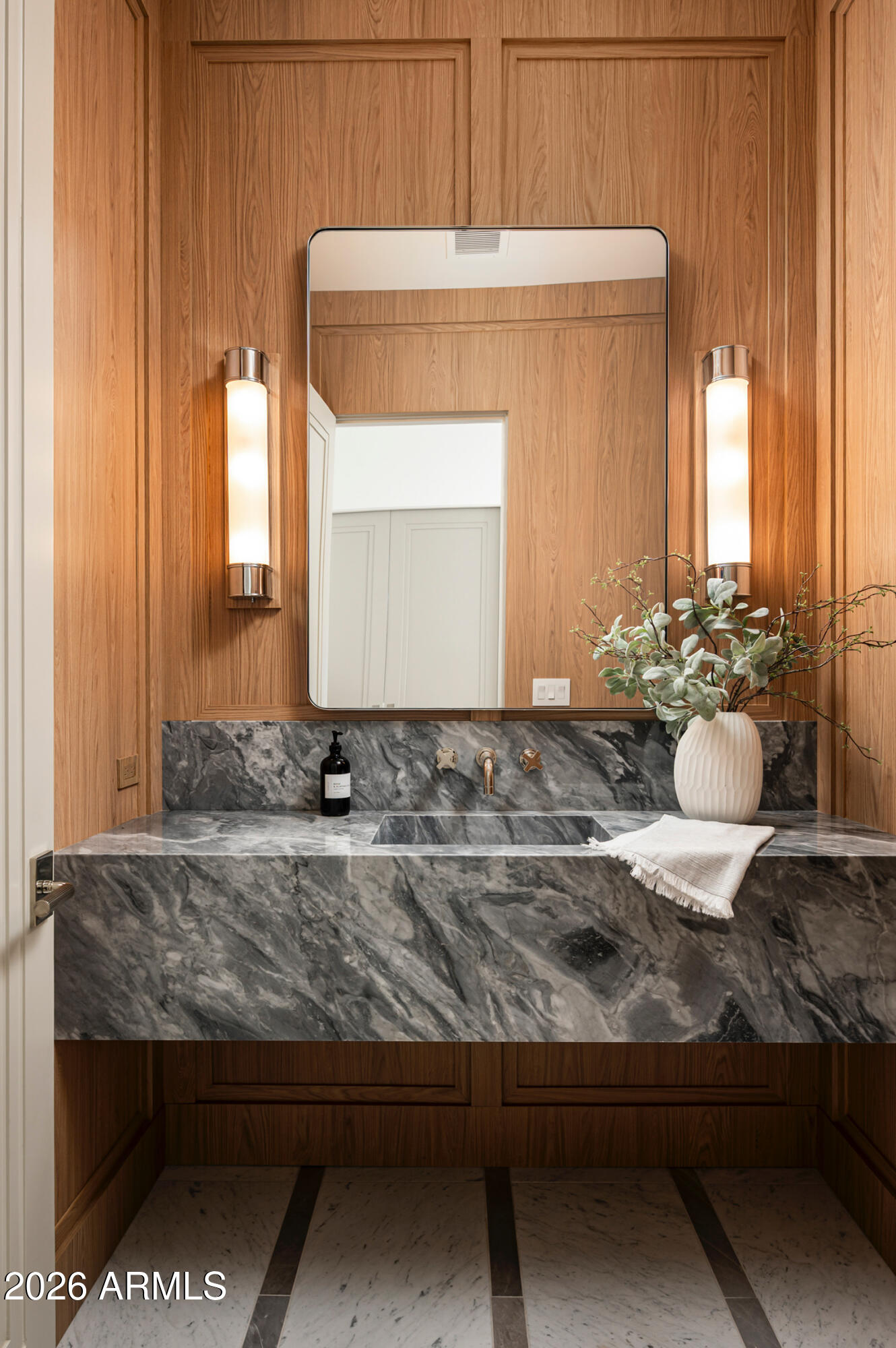 4864 E LAFAYETTE Boulevard