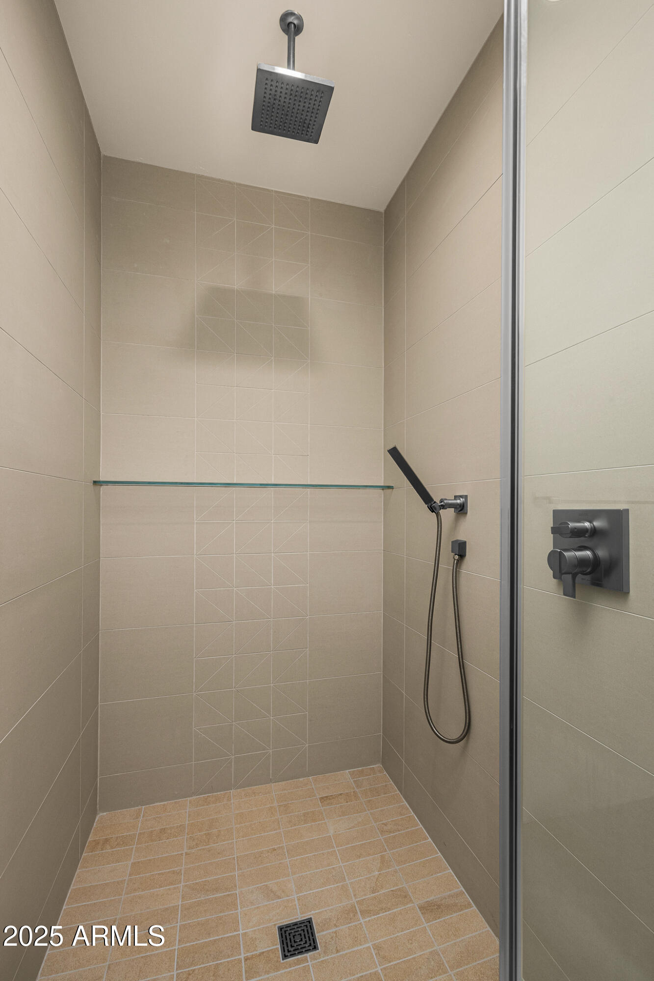 6331 E Hummingbird Lane