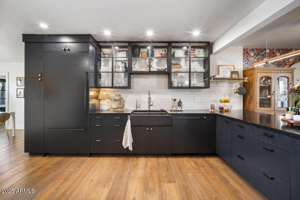 8221 E EDGEMONT Avenue