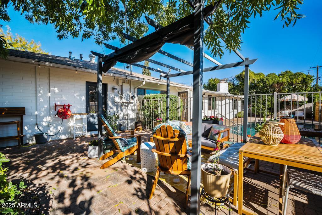 8221 E EDGEMONT Avenue