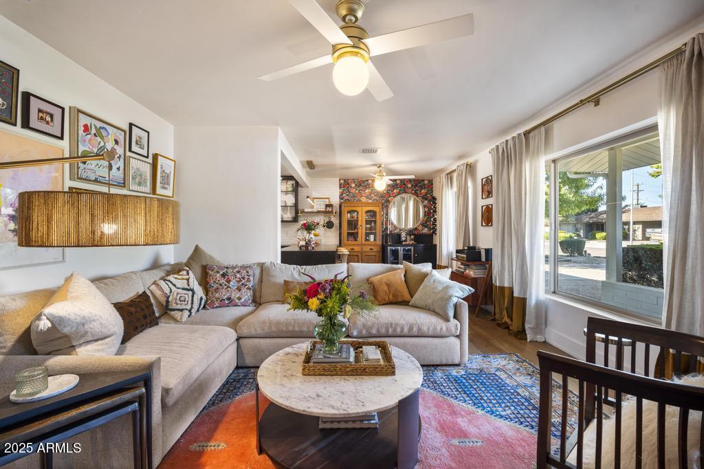 8221 E EDGEMONT Avenue