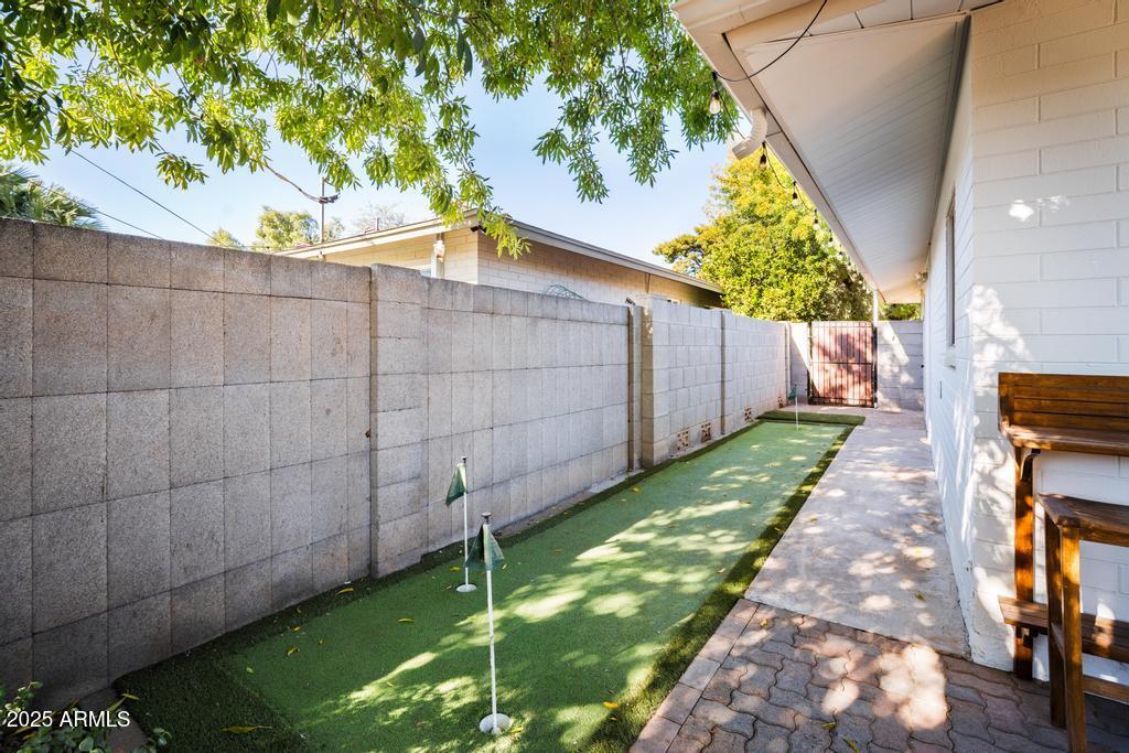 8221 E EDGEMONT Avenue