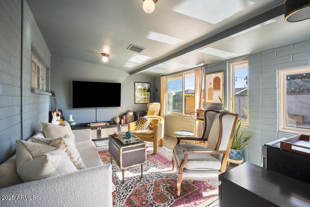 8221 E EDGEMONT Avenue